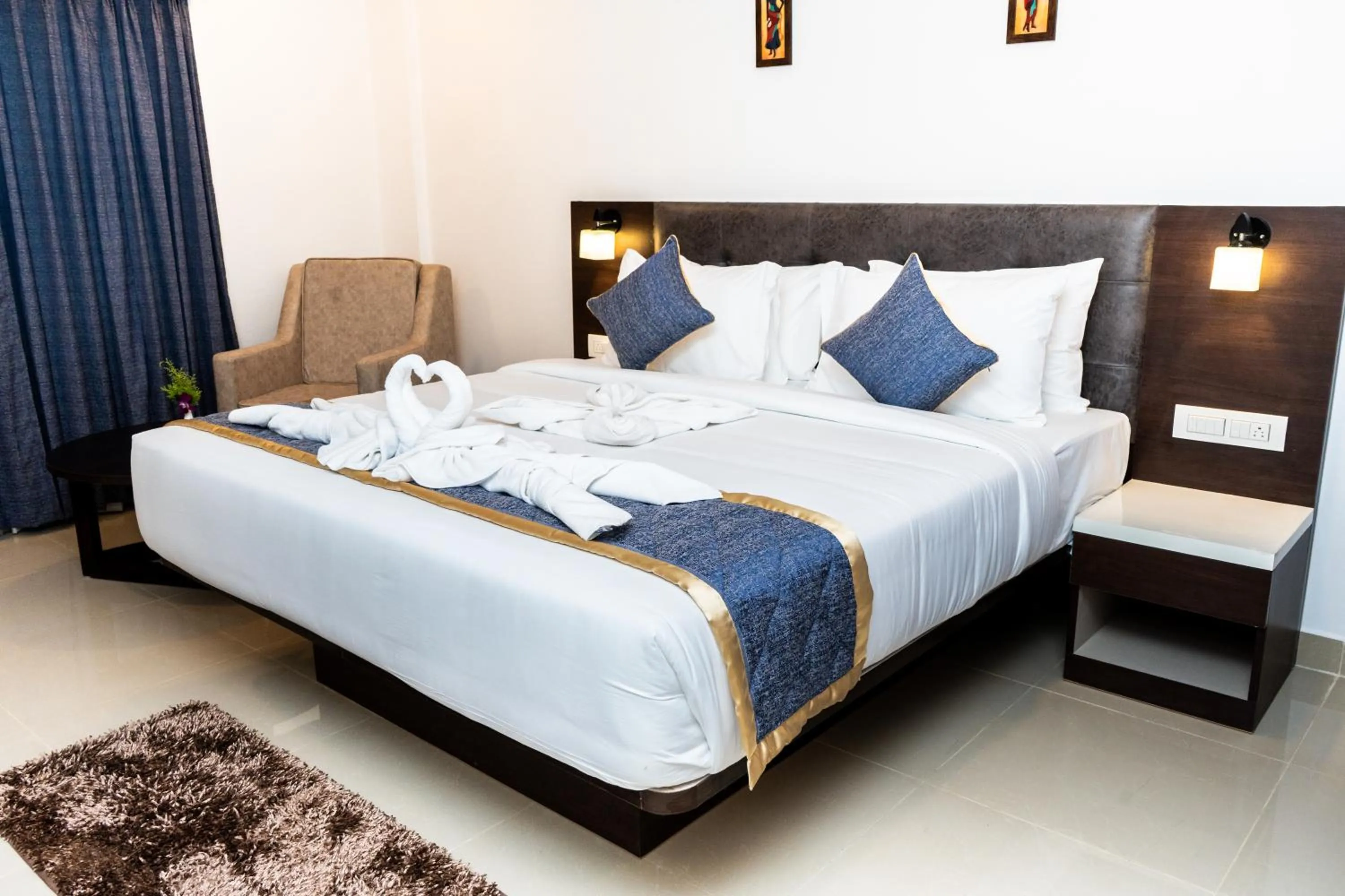 Bedroom, Bed in Marksman Resort