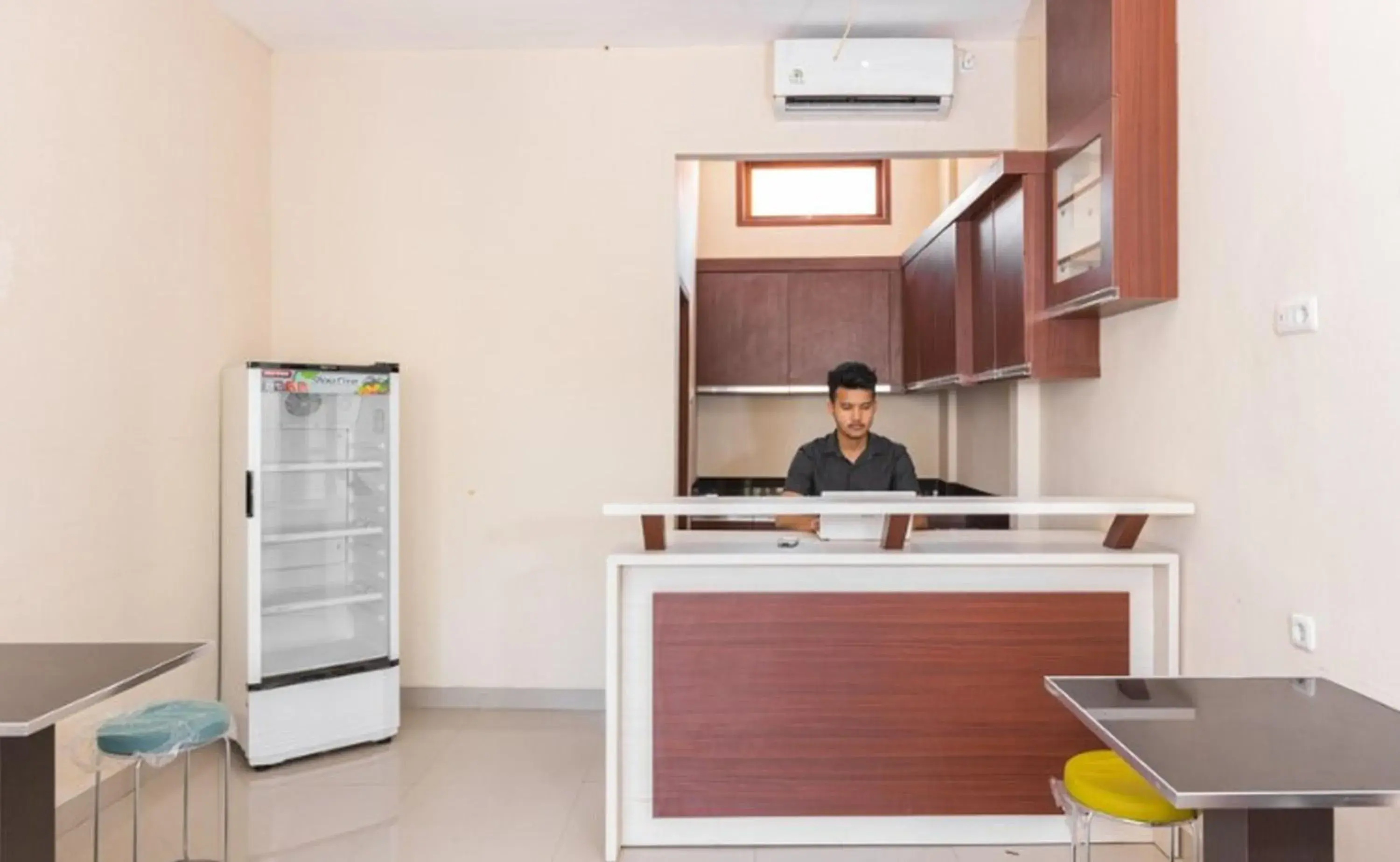 Lobby or reception in RedDoorz Syariah @ Batua Raya Lobby or reception in RedDoorz Syariah @ Batua Raya