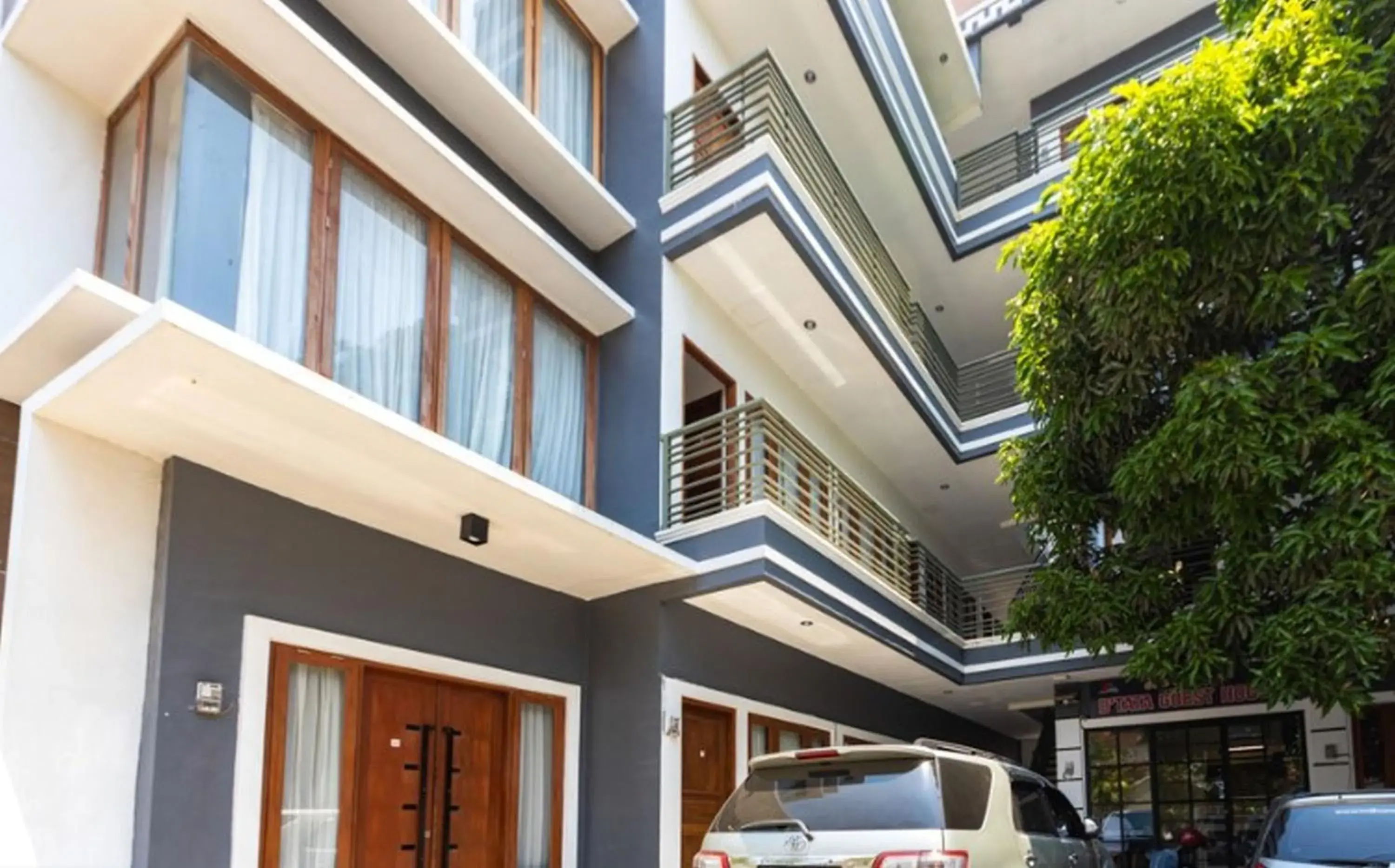 Property building in RedDoorz Syariah @ Batua Raya Property building in RedDoorz Syariah @ Batua Raya