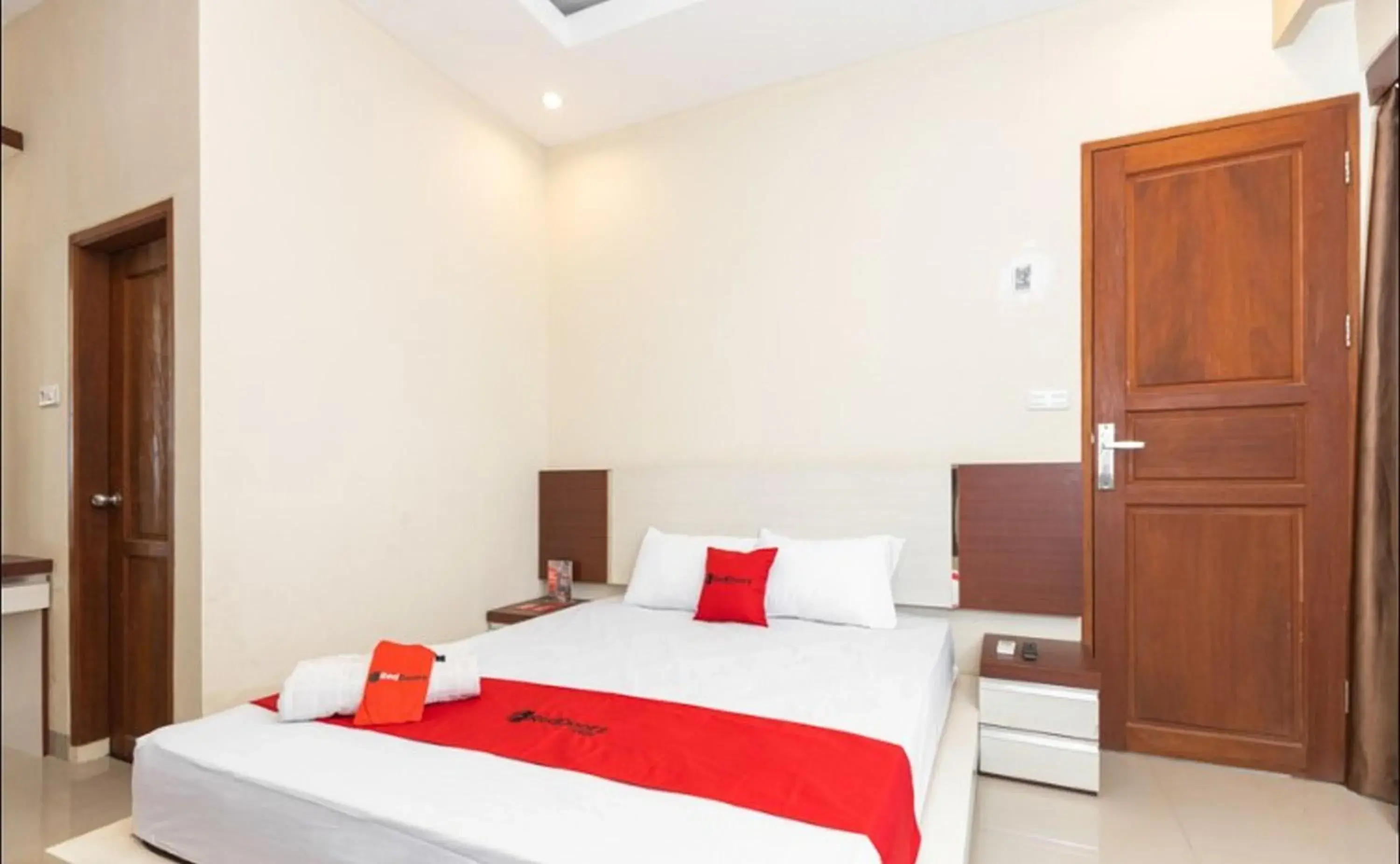 Bedroom, Bed in RedDoorz Syariah @ Batua Raya Bedroom, Bed in RedDoorz Syariah @ Batua Raya