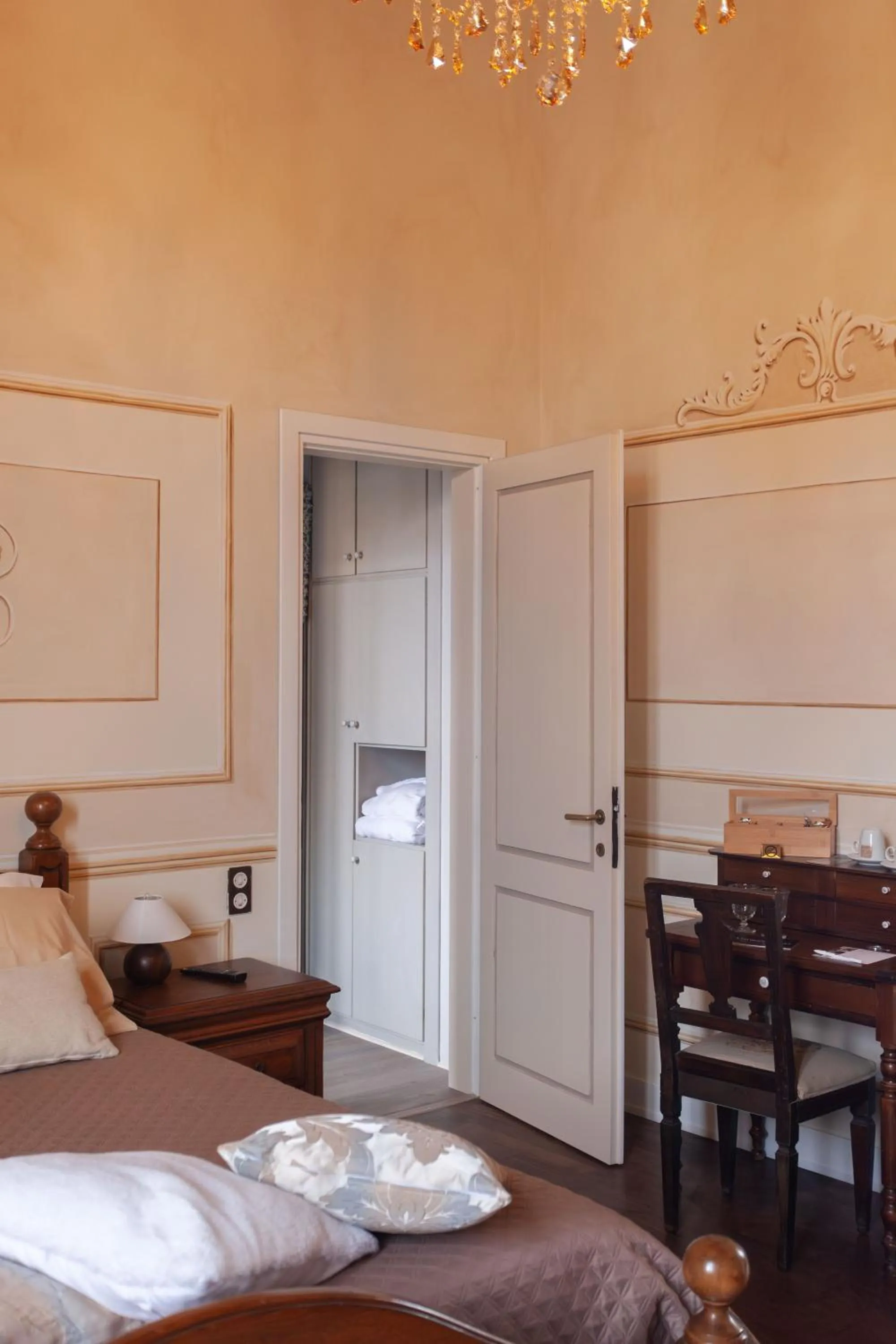 Bed in Villa Ghiringhelli