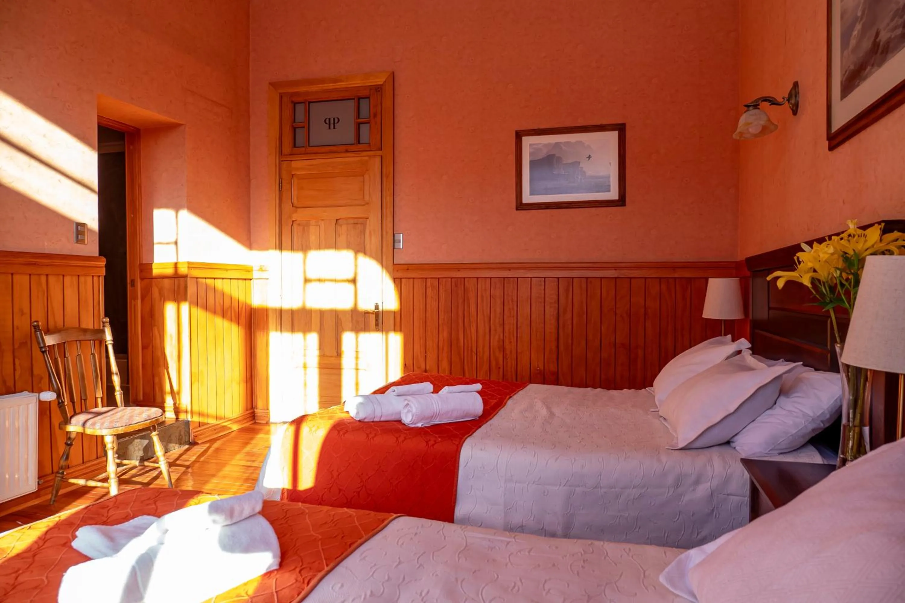 Bedroom, Bed in Hotel Plaza