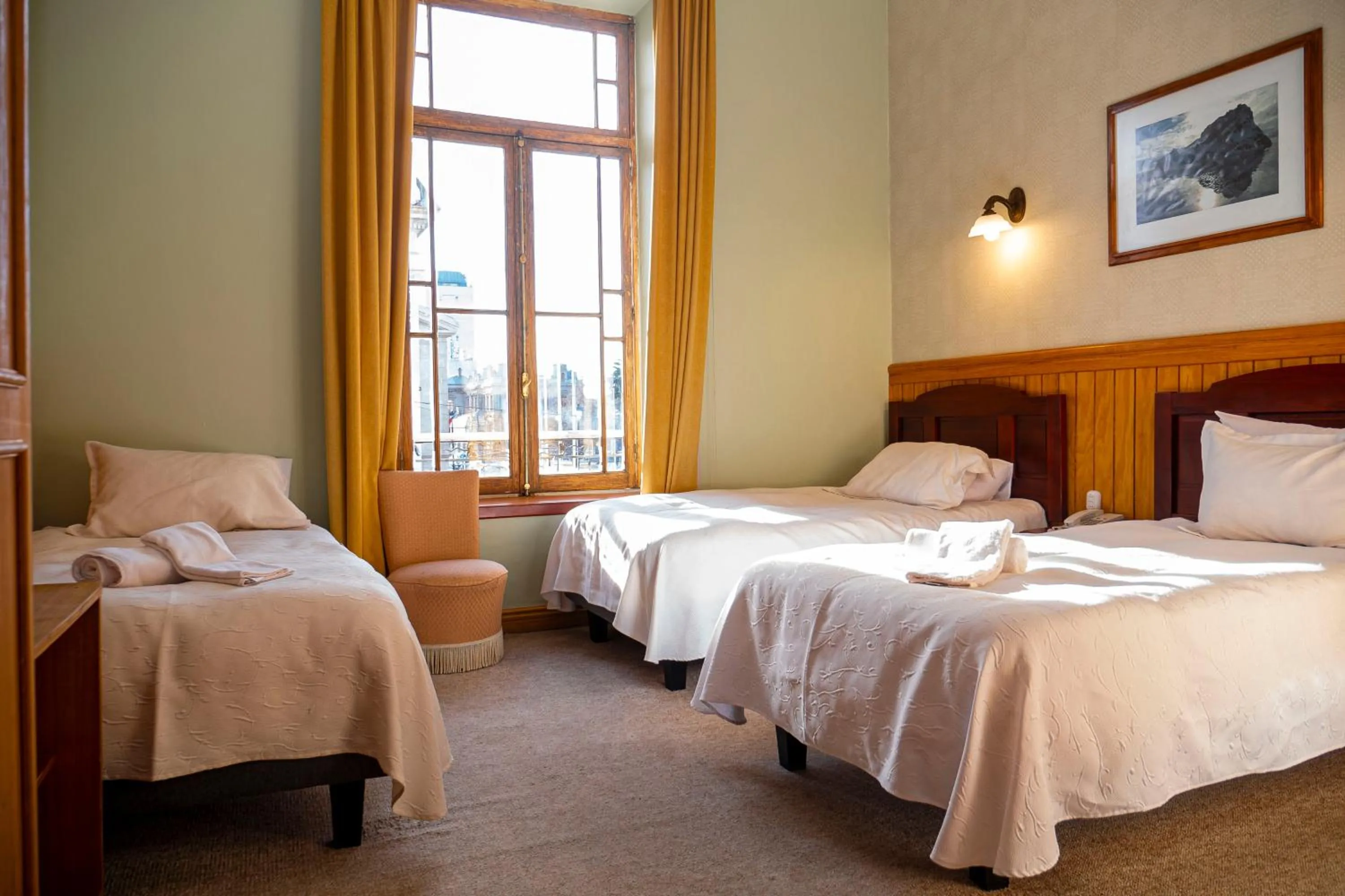 Photo of the whole room, Bed in Hotel Plaza