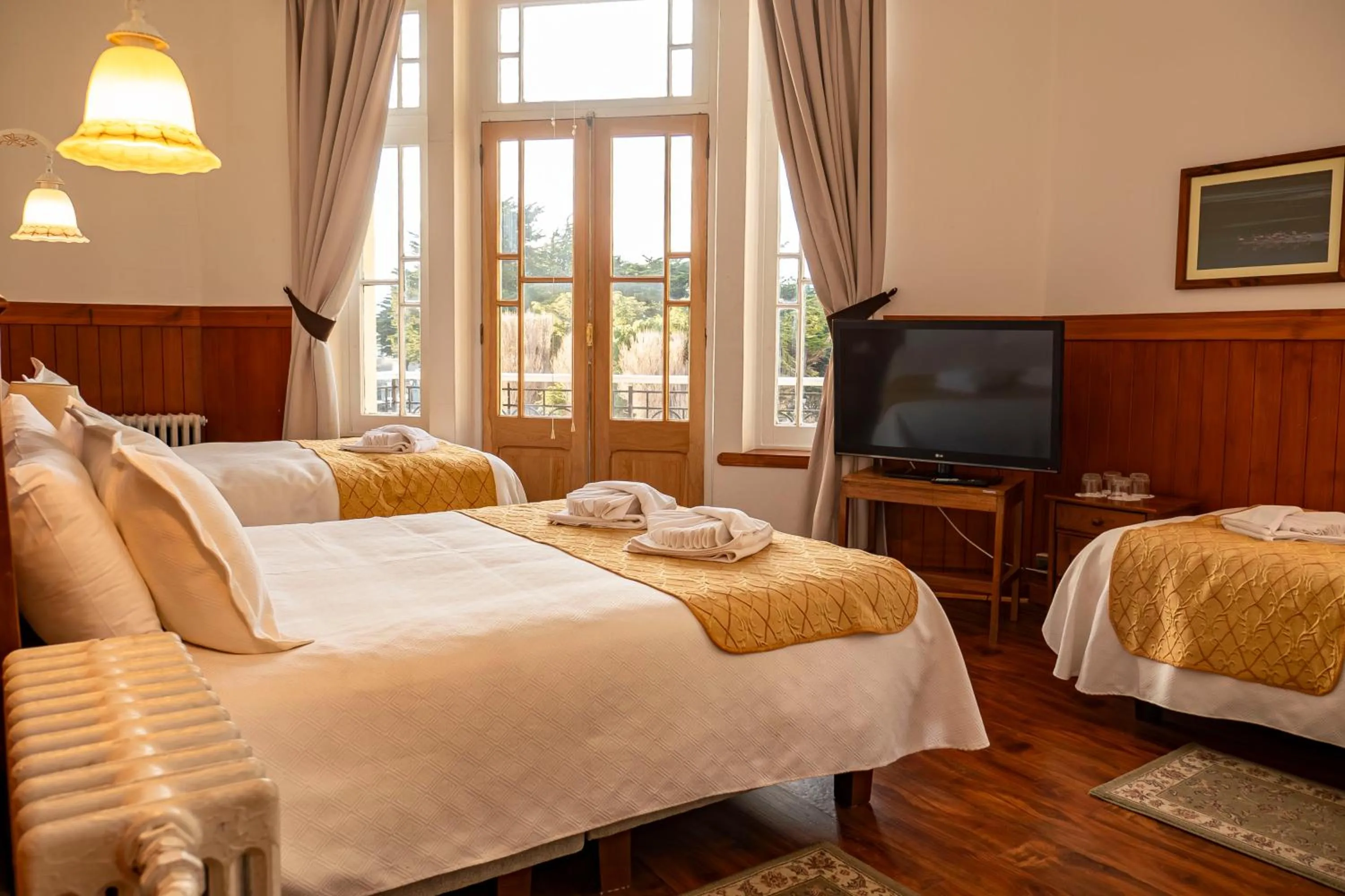 Bedroom, Bed in Hotel Plaza