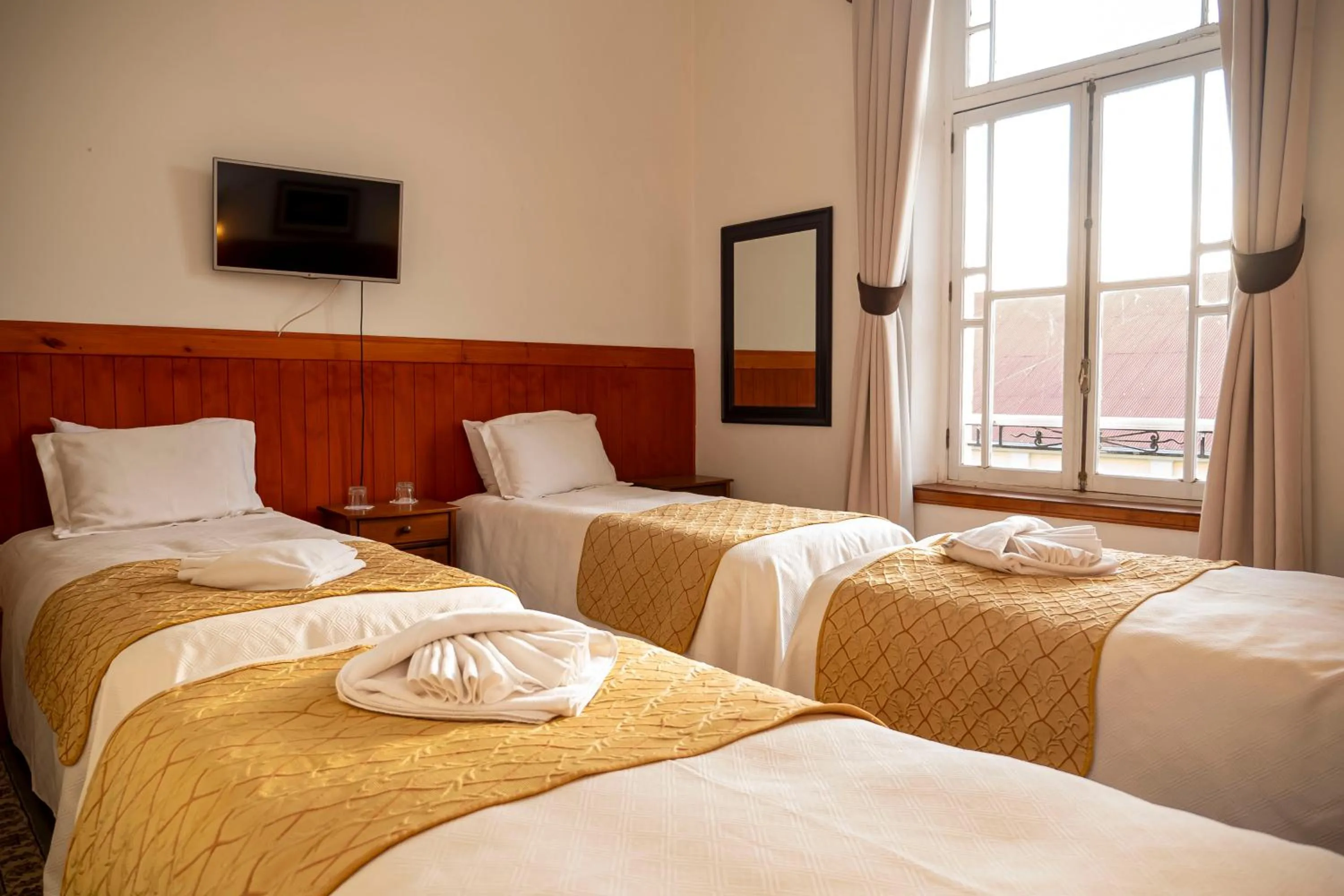 Bedroom, Bed in Hotel Plaza