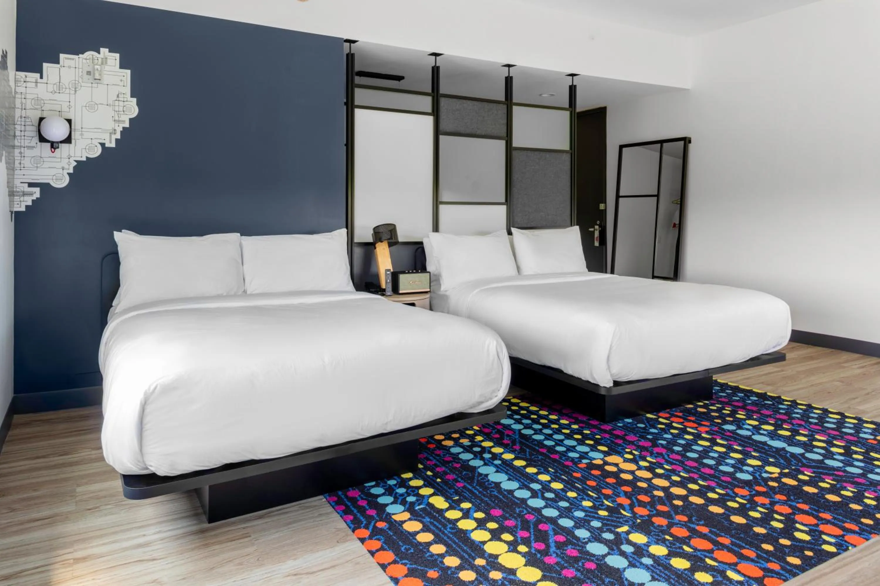 Guests, Bed in Aloft Nashville Airport