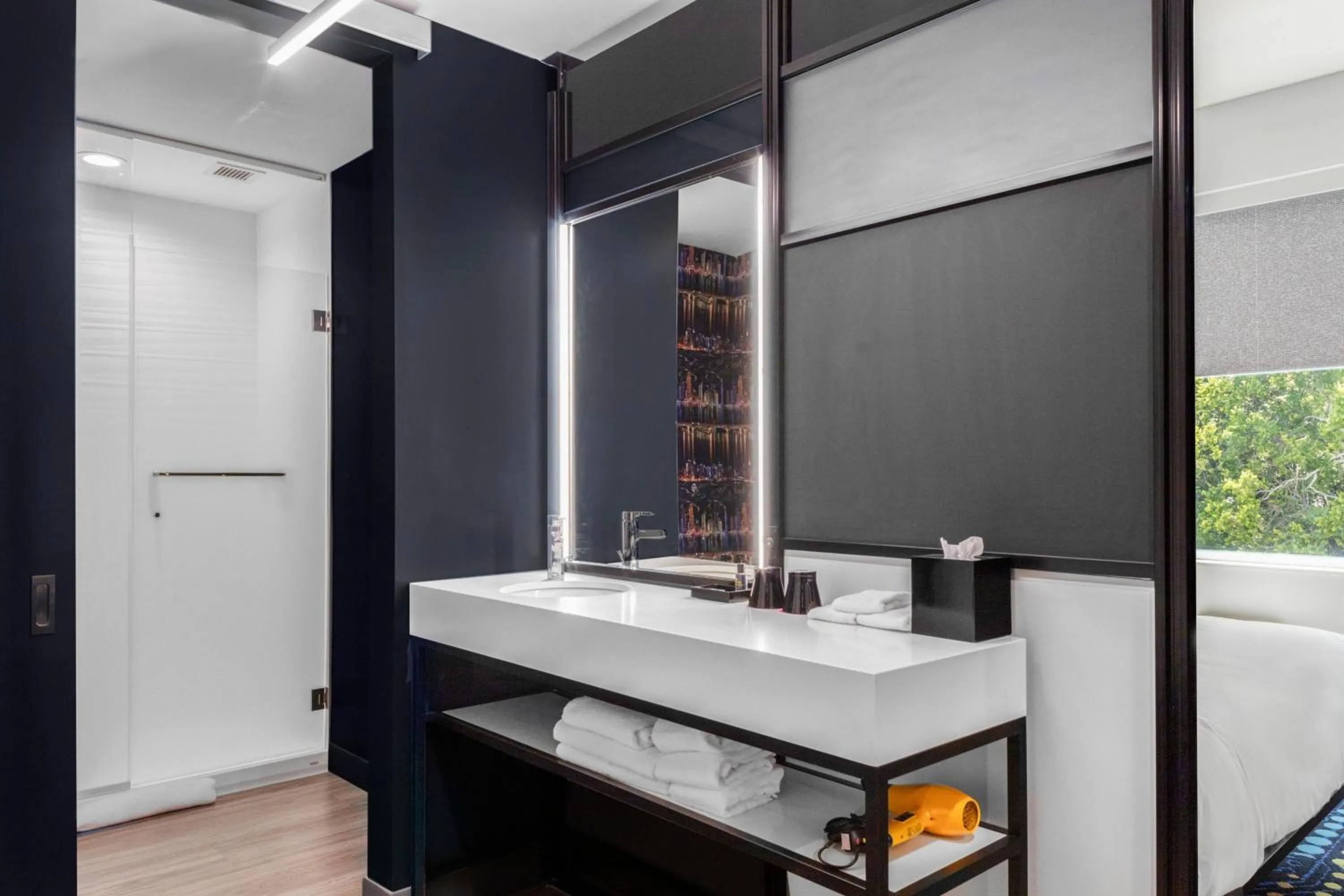 Photo of the whole room in Aloft Nashville Airport