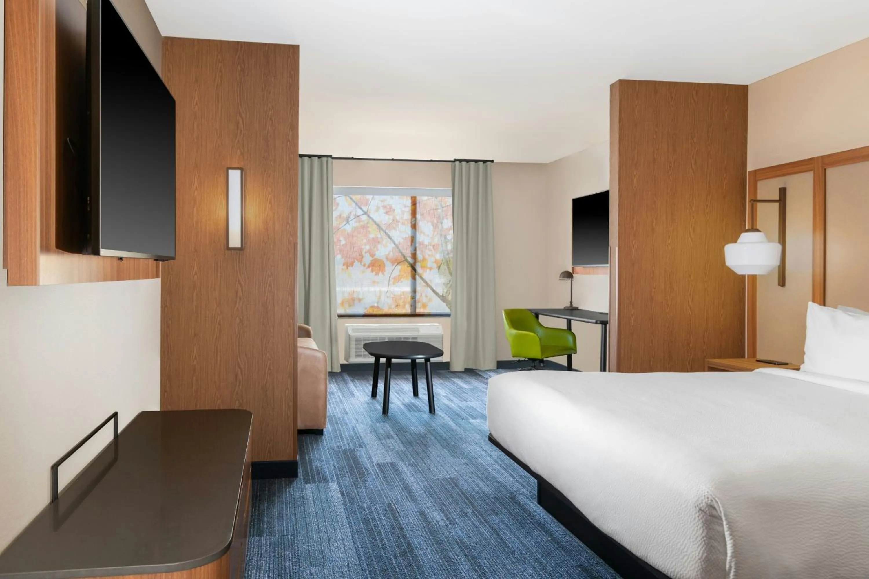 Living room, Bed in Fairfield by Marriott Inn & Suites Norfolk