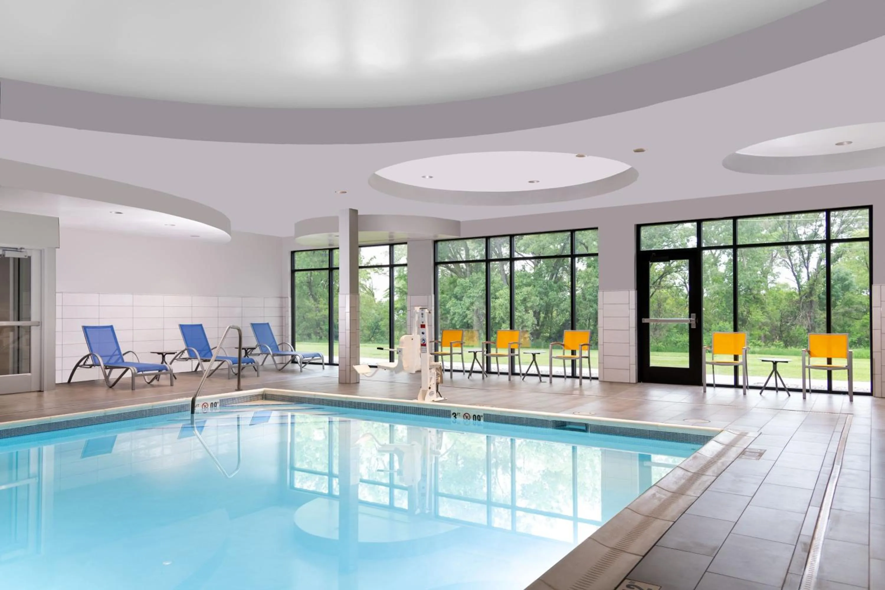 Swimming pool in Fairfield by Marriott Inn & Suites Norfolk