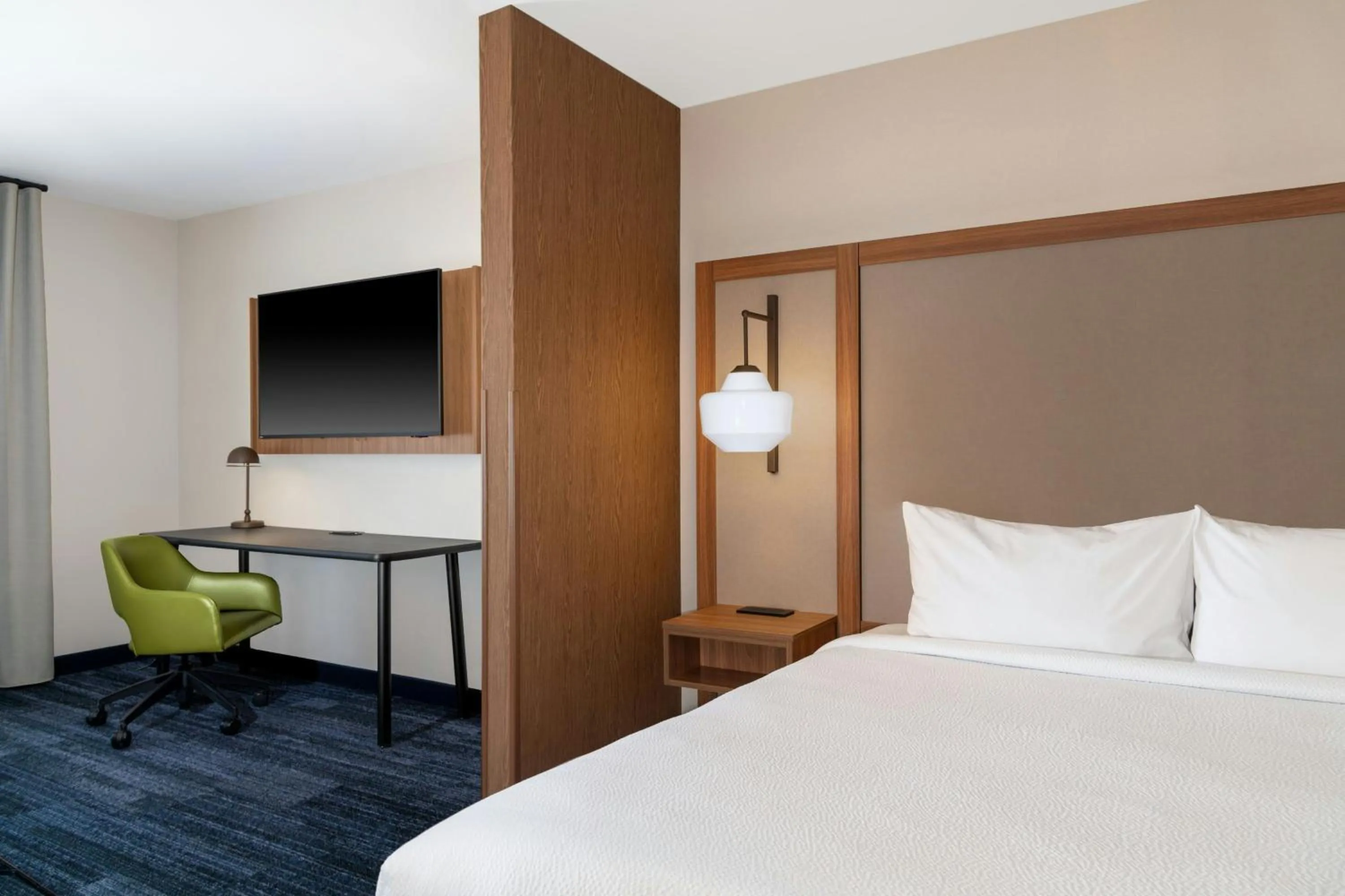 Photo of the whole room, Bed in Fairfield by Marriott Inn & Suites Norfolk