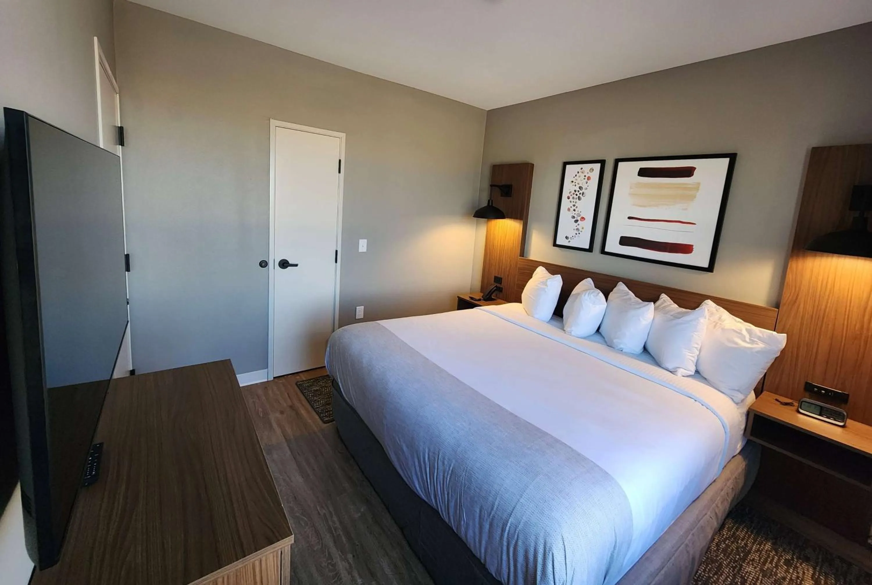 Photo of the whole room, Bed in Hawthorn Extended Stay by Wyndham Del Rio