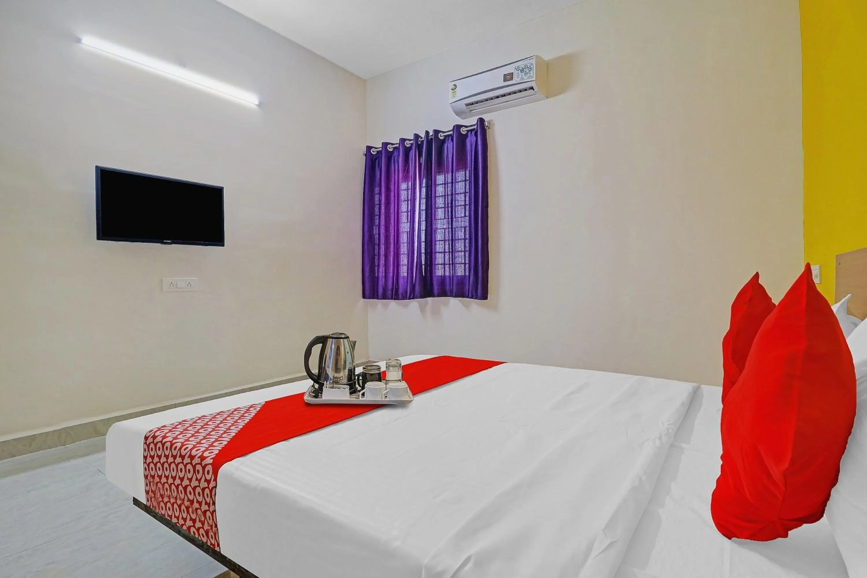 Bedroom, Bed in Super Hotel O Elite Stay