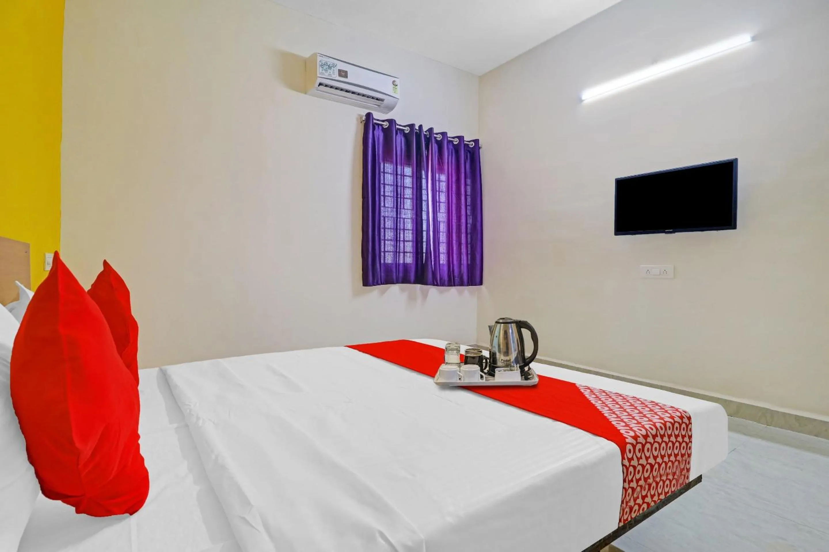 Bedroom, Bed in Super Hotel O Elite Stay