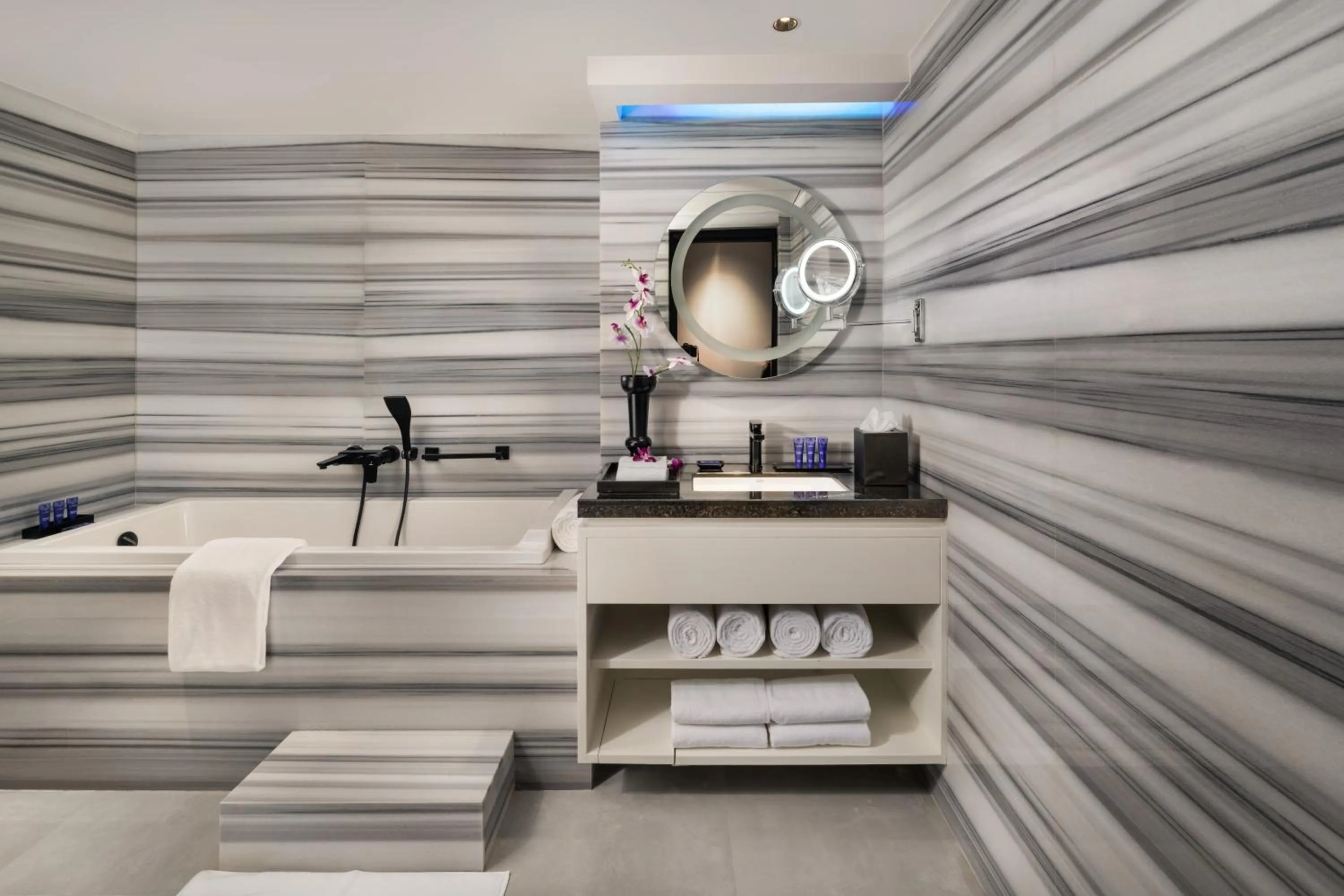 Shower in Vivanta Meghalaya Shillong