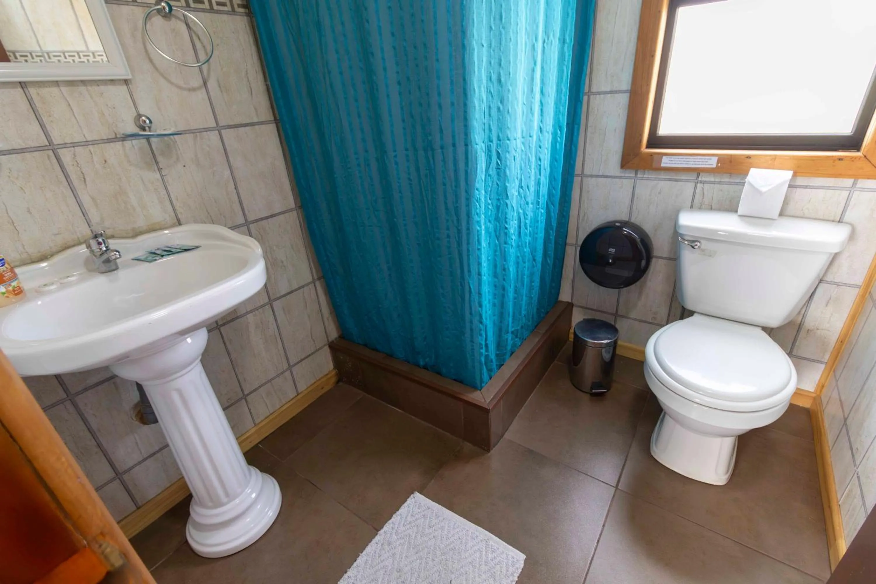 Shower in Cabañas Lago Tyndall