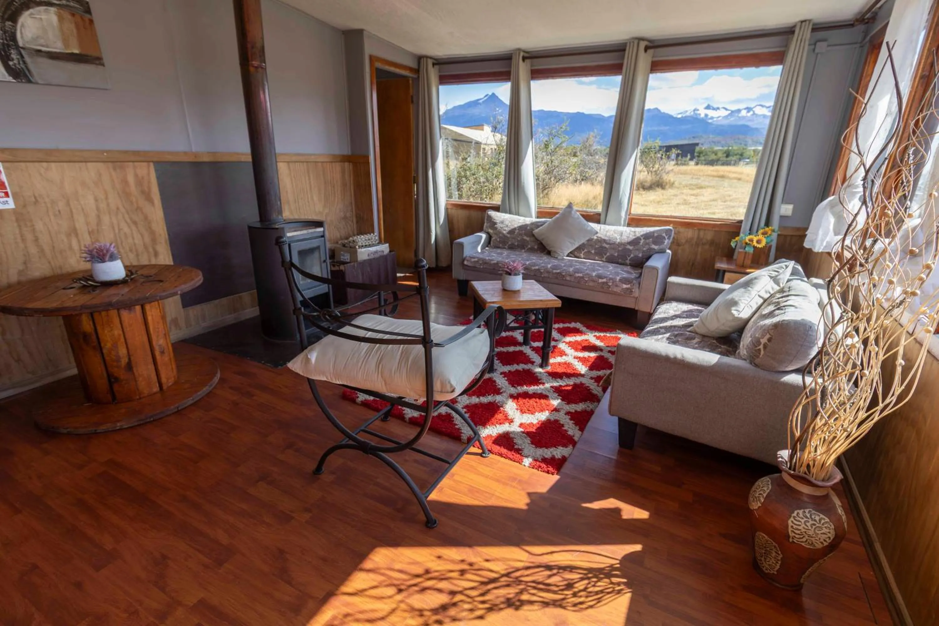 Living room in Cabañas Lago Tyndall