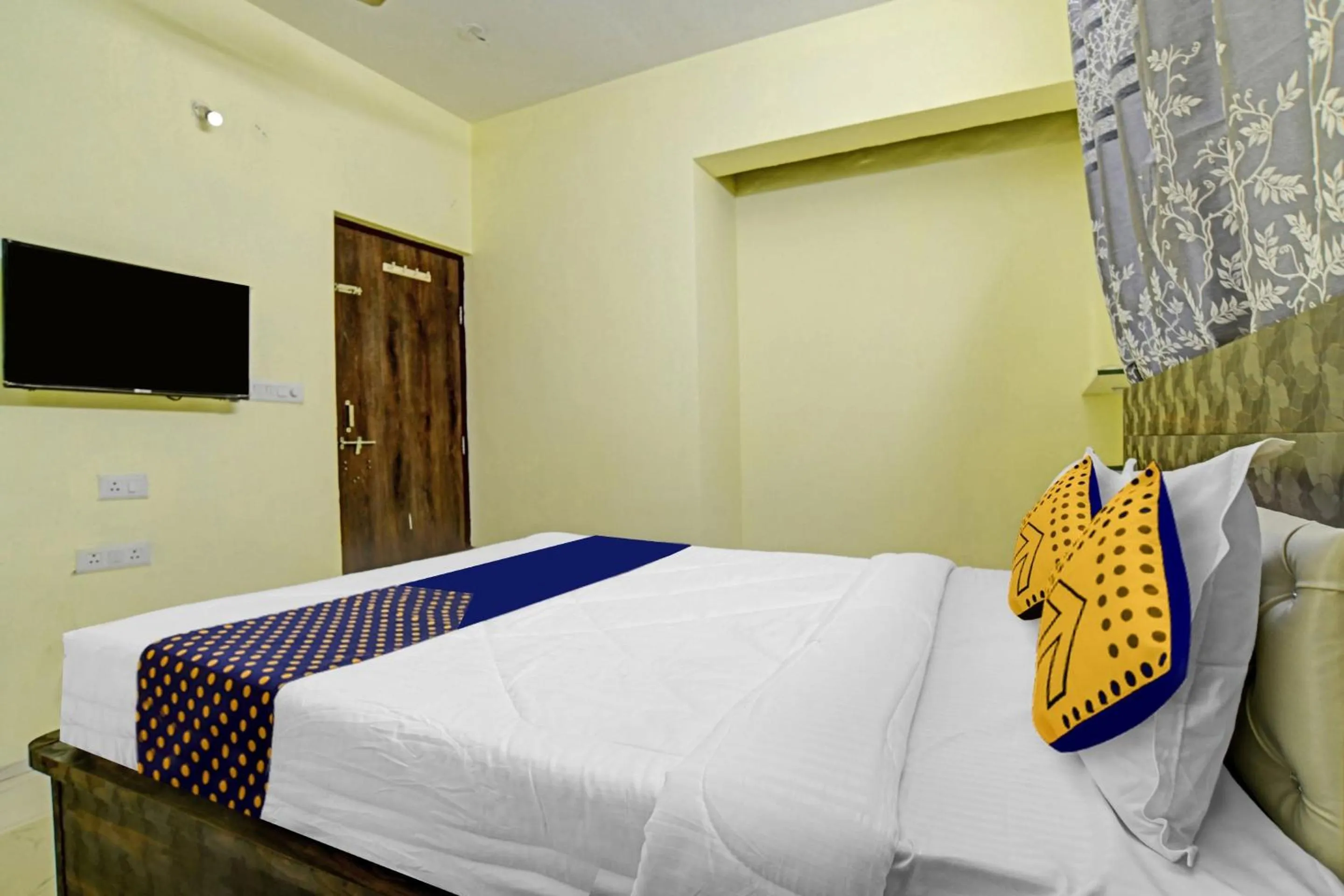 Bedroom, Bed in Super Hotel O Trinity Inn