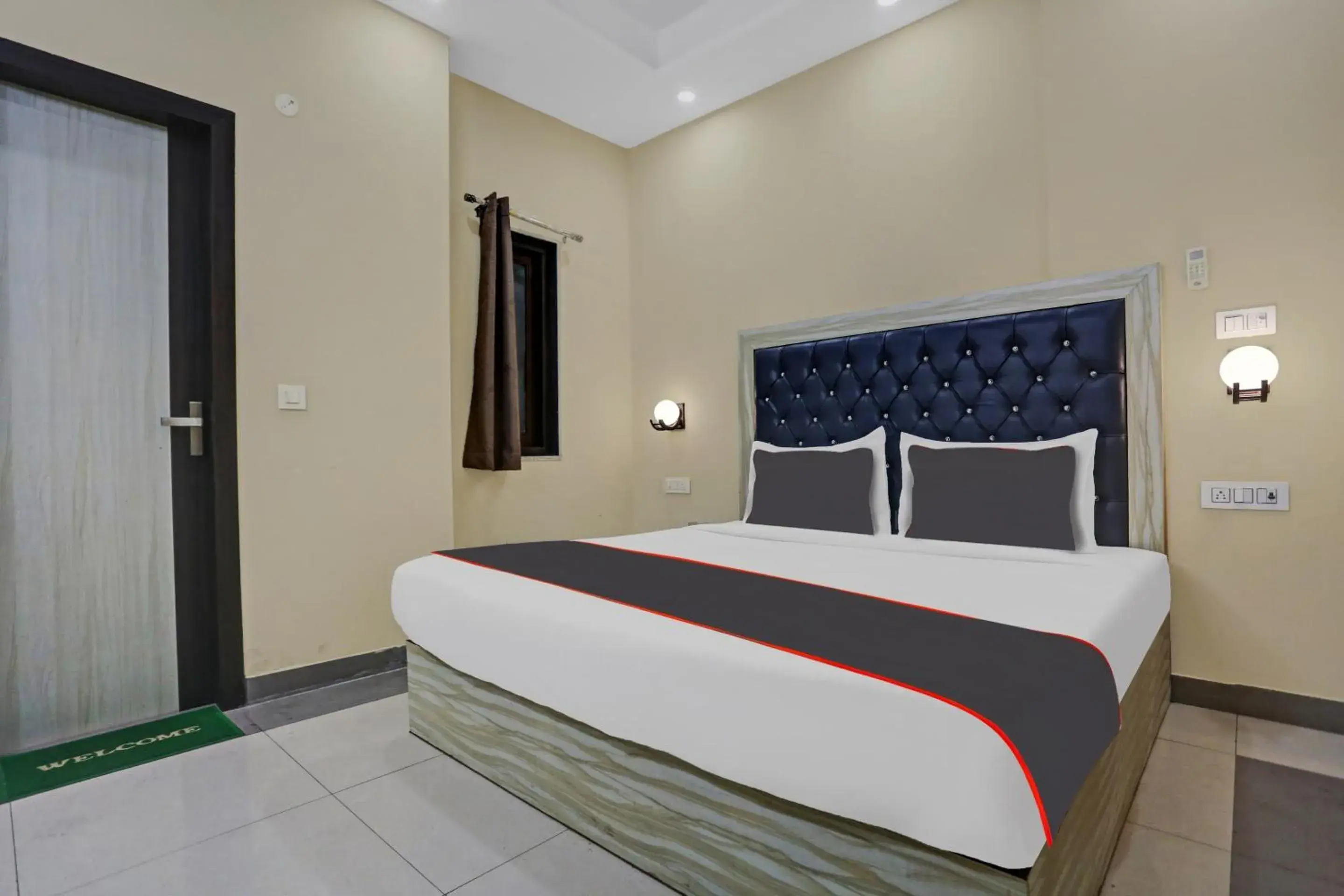 Collection O Metro View Ashok Vihar Near Shalimar Bagh Metro Station Collection O Metro View Ashok Vihar Near Shalimar Bagh Metro Station