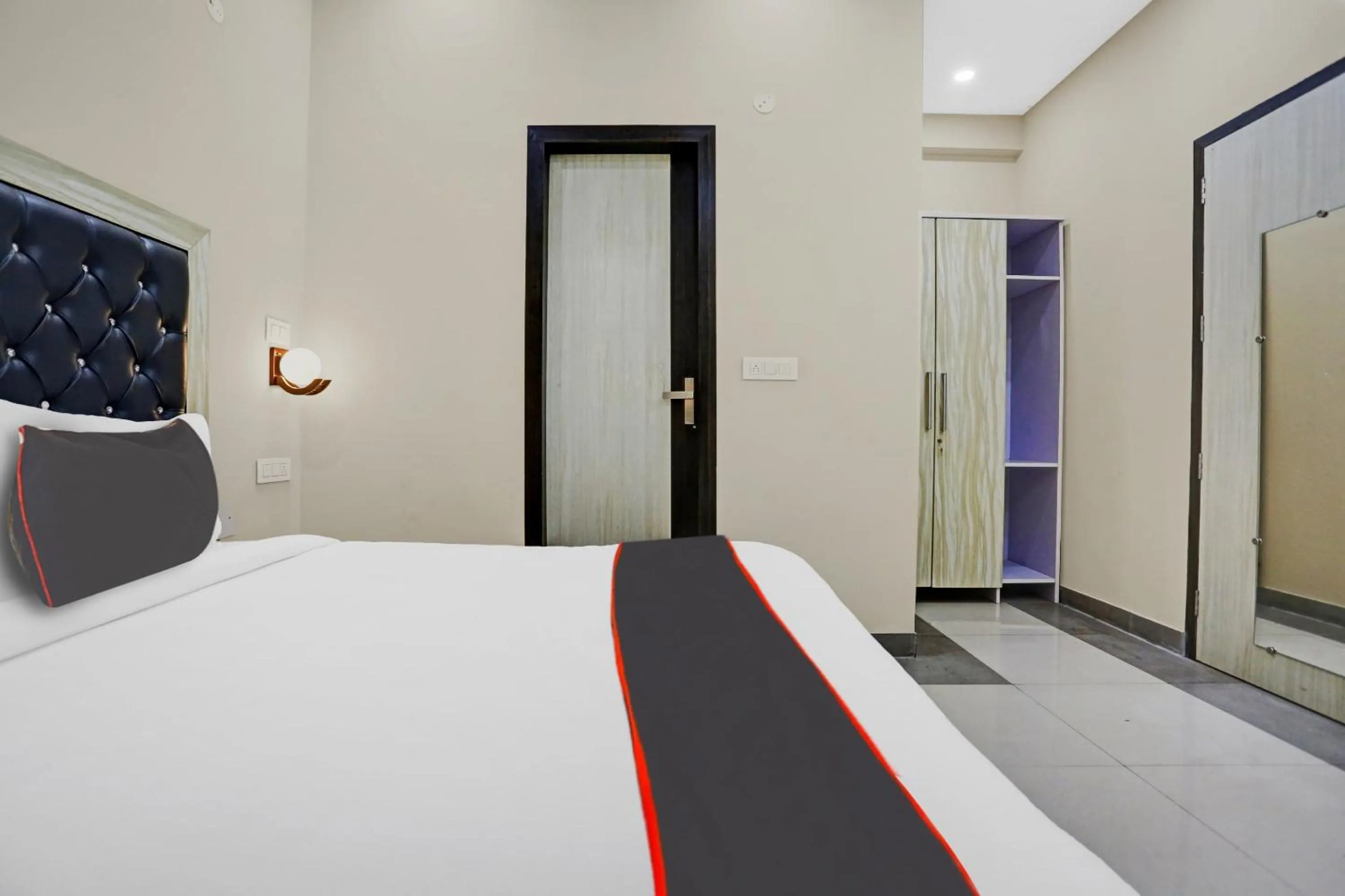 Bedroom in Collection O Metro View Ashok Vihar Near Shalimar Bagh Metro Station