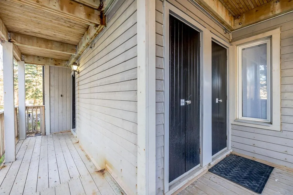 Slope-side Studio Bliss Ski-in Ski-out, Renovated At Blue, Hot Tub, Fast Wi-Fi