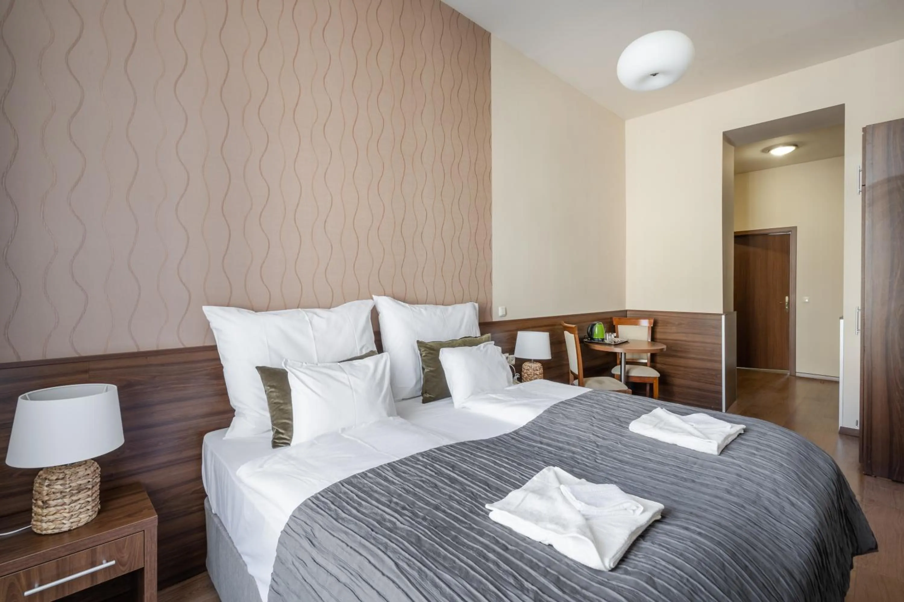 Bed in Elit Boutique Rooms- Best Location by BQA