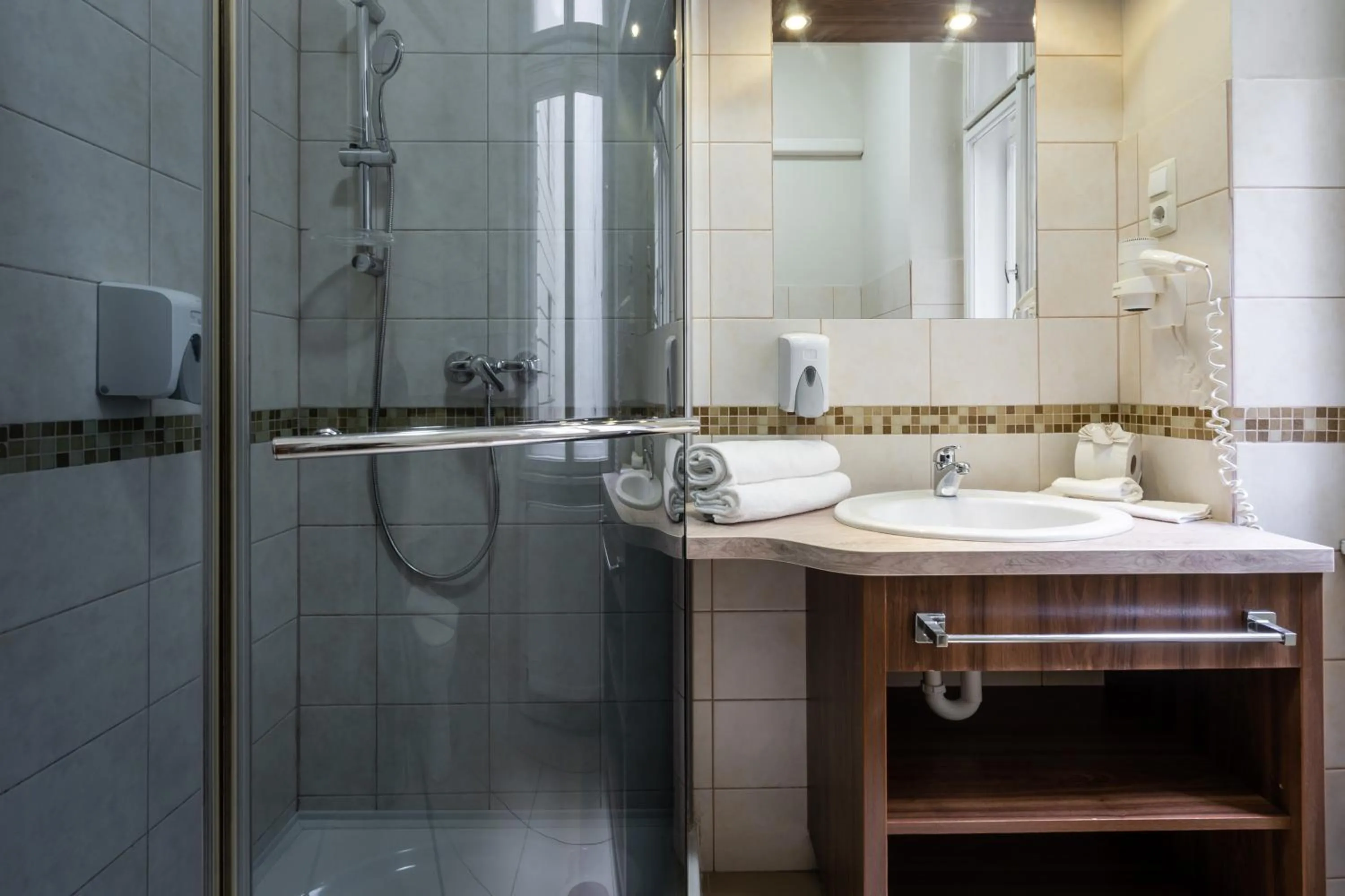 Shower in Elit Boutique Rooms- Best Location by BQA