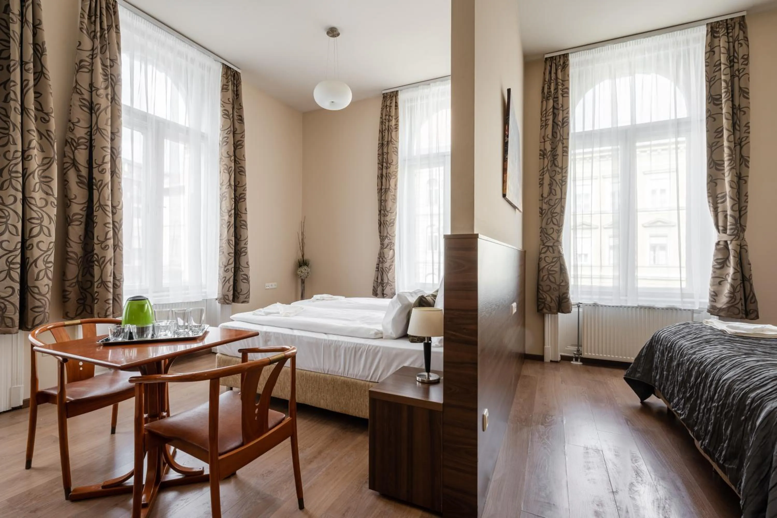 Bed in Elit Boutique Rooms- Best Location by BQA