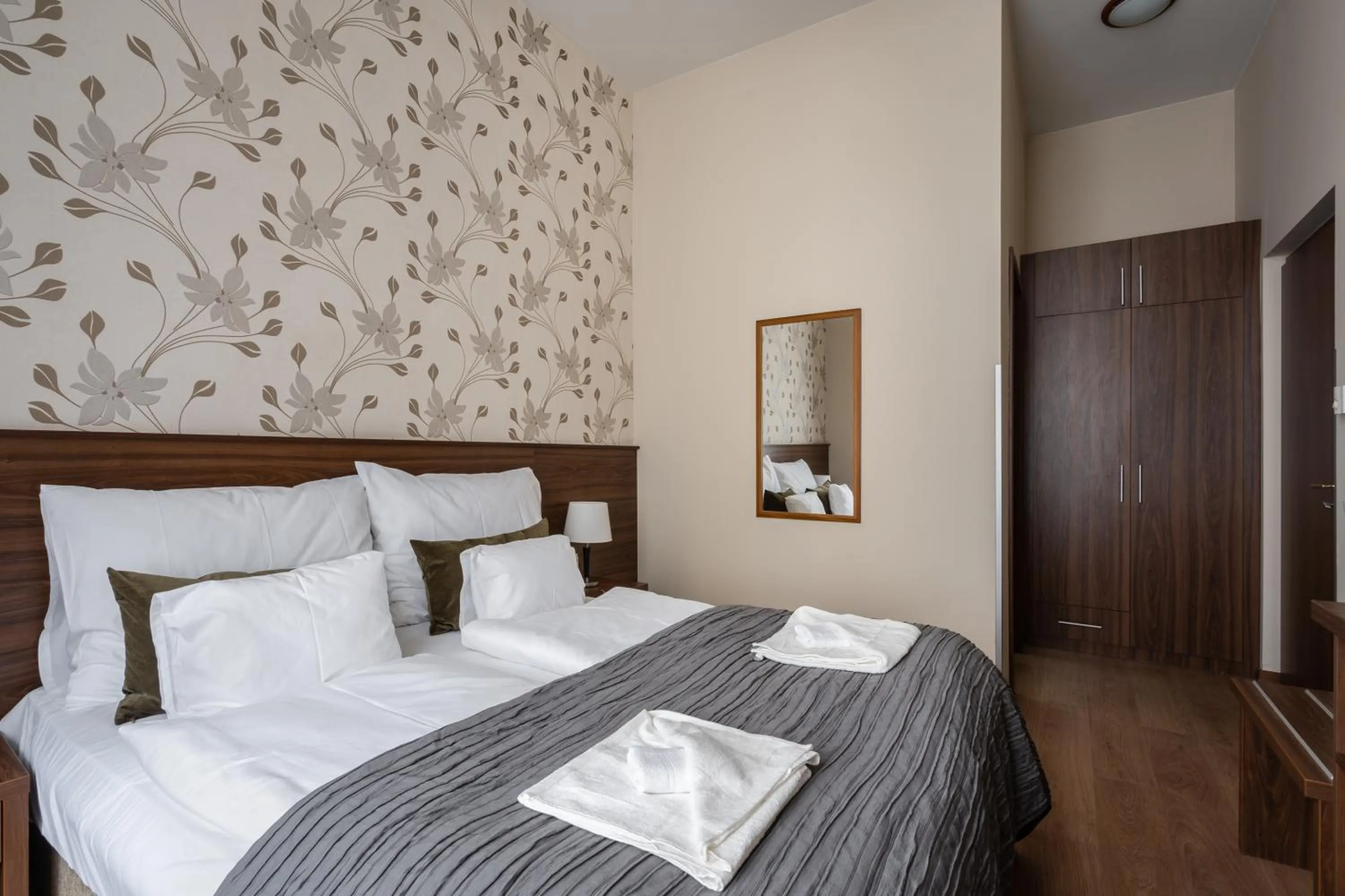 Bed in Elit Boutique Rooms- Best Location by BQA