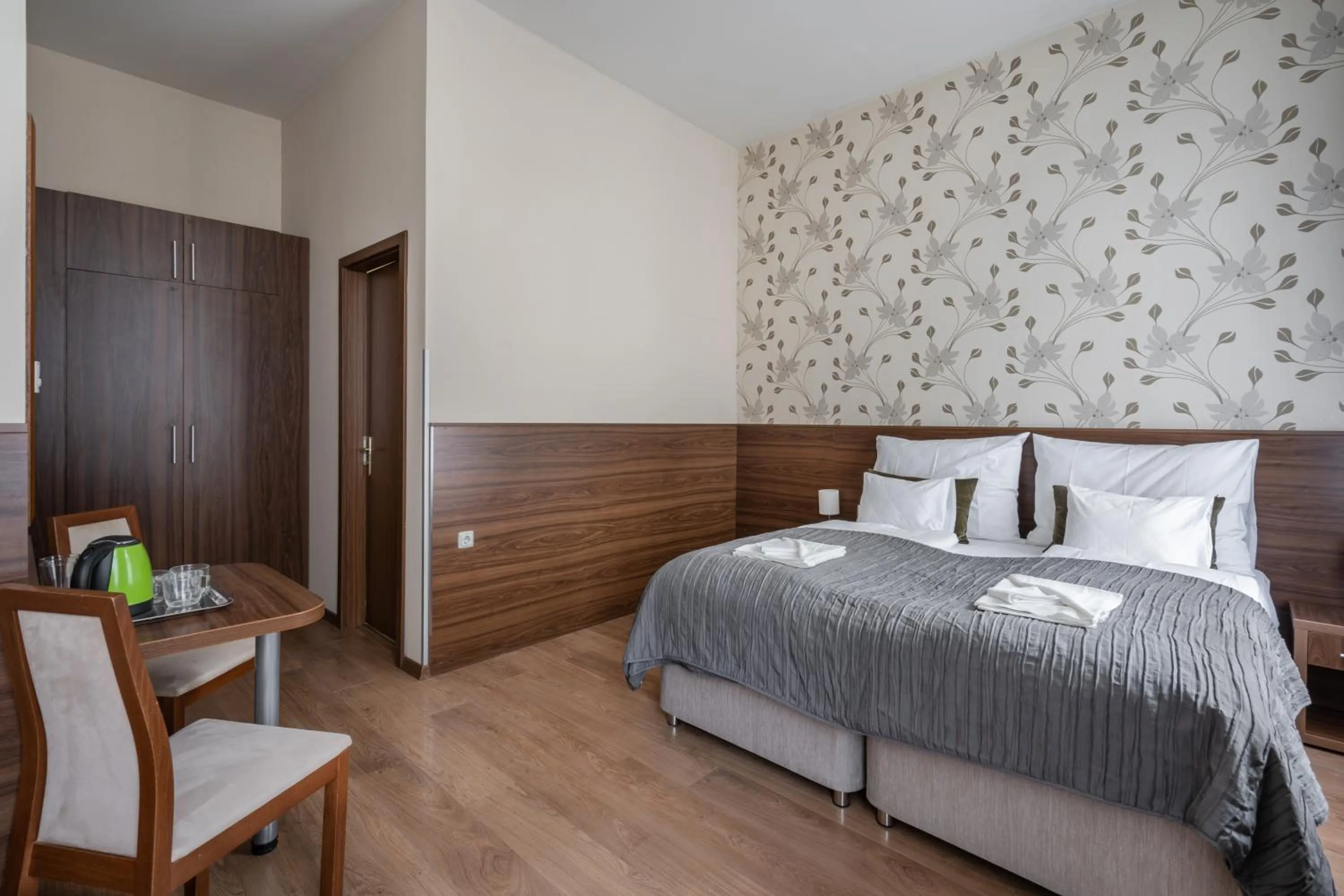 Bed in Elit Boutique Rooms- Best Location by BQA