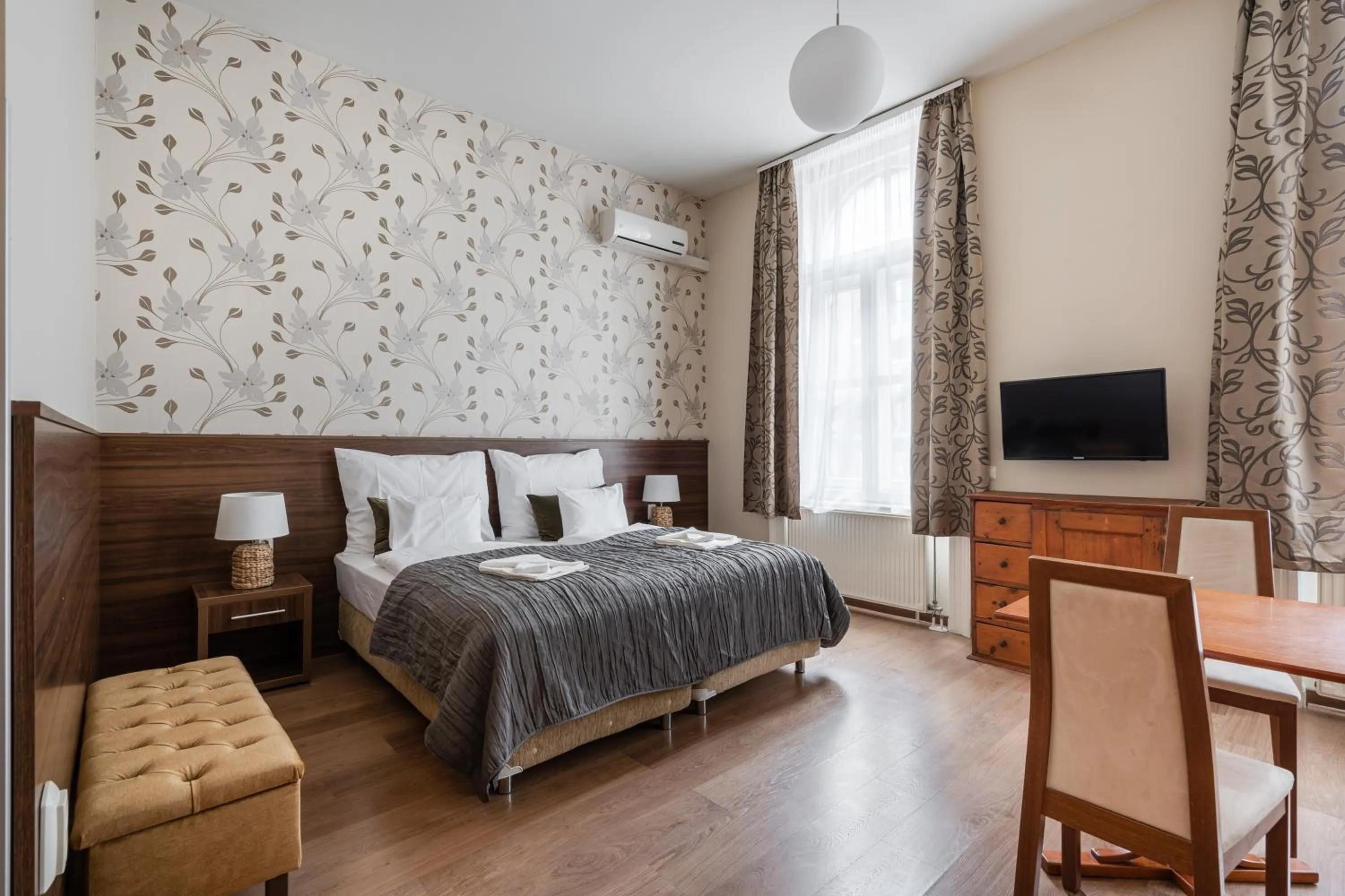 Bed in Elit Boutique Rooms- Best Location by BQA