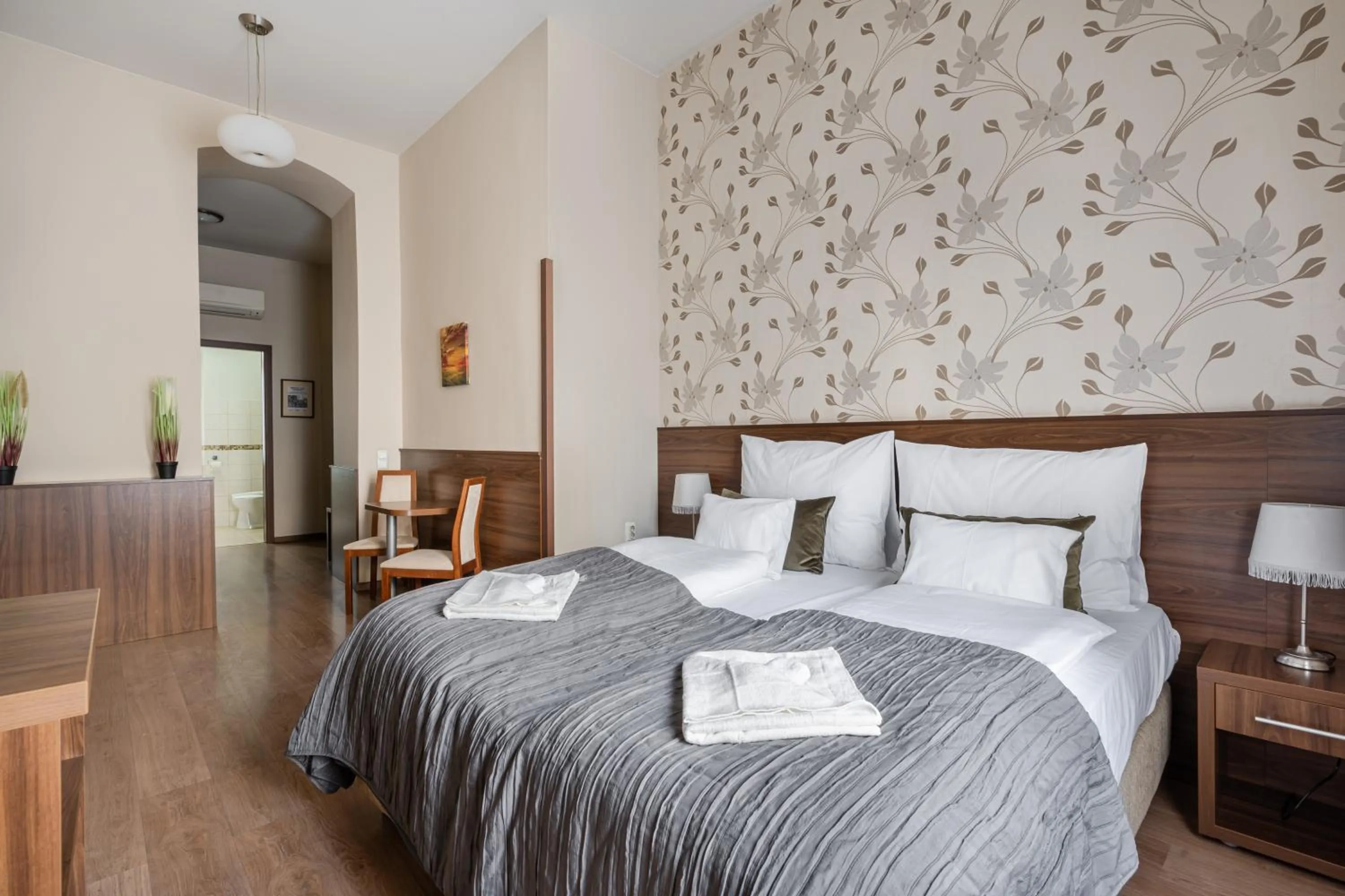 Bed in Elit Boutique Rooms- Best Location by BQA