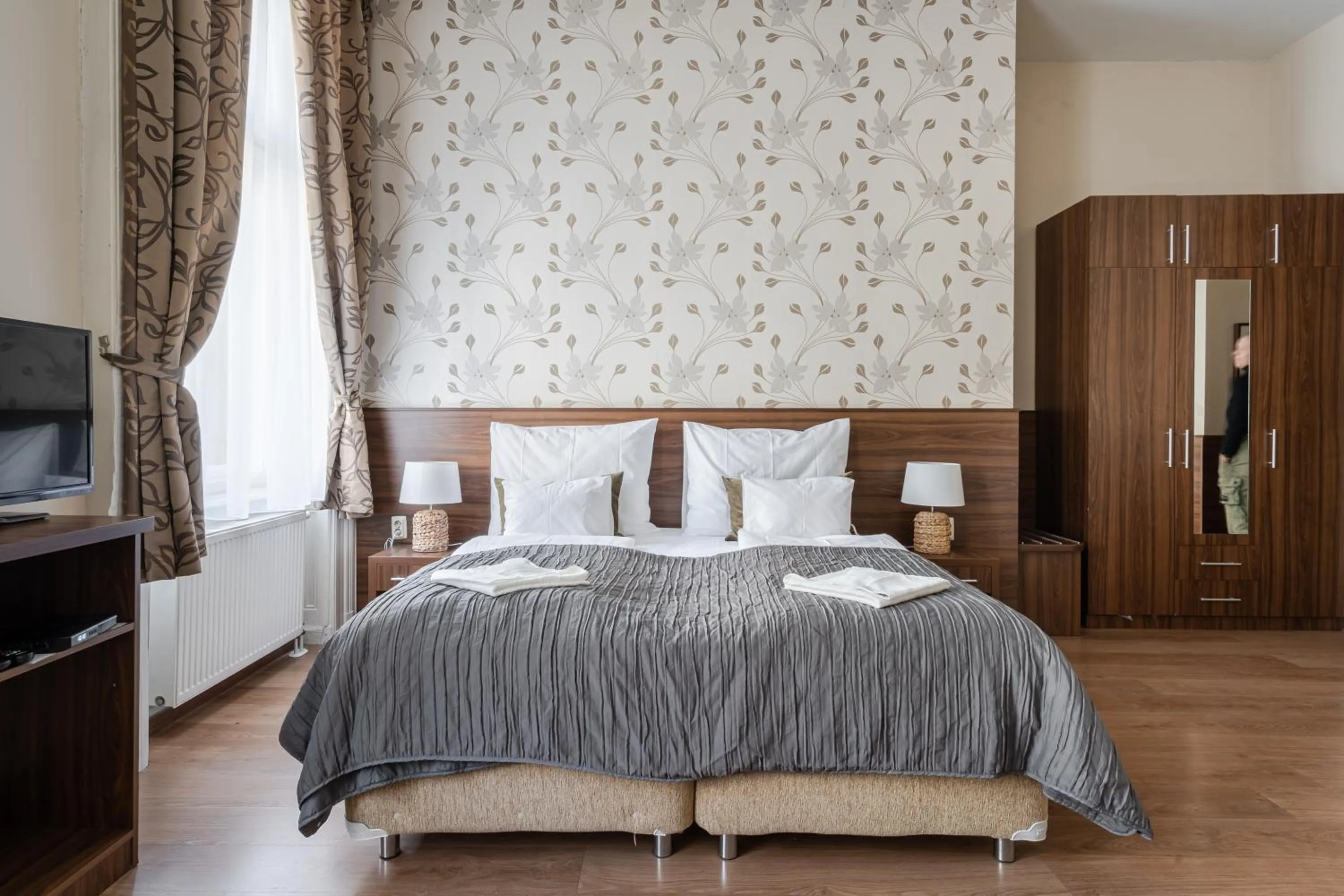 Bed in Elit Boutique Rooms- Best Location by BQA