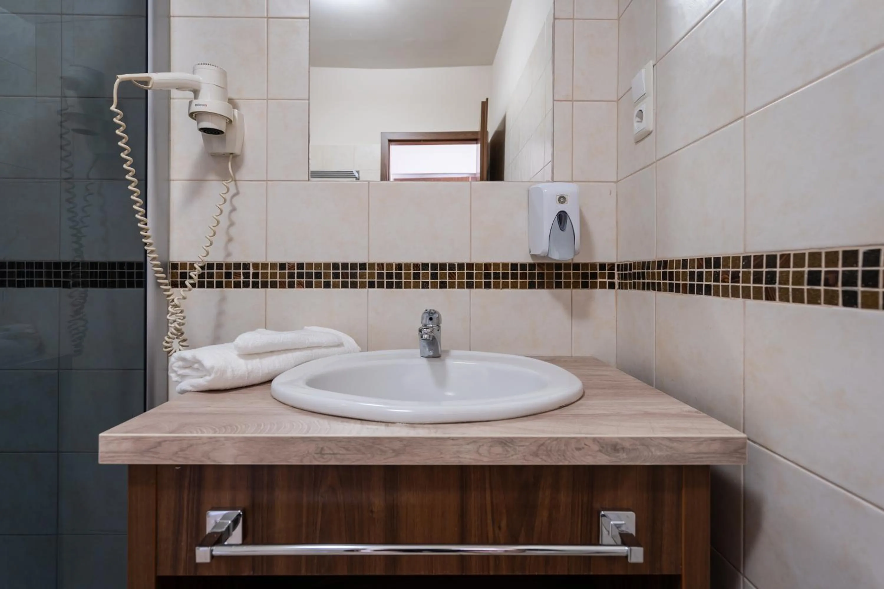 Shower in Elit Boutique Rooms- Best Location by BQA