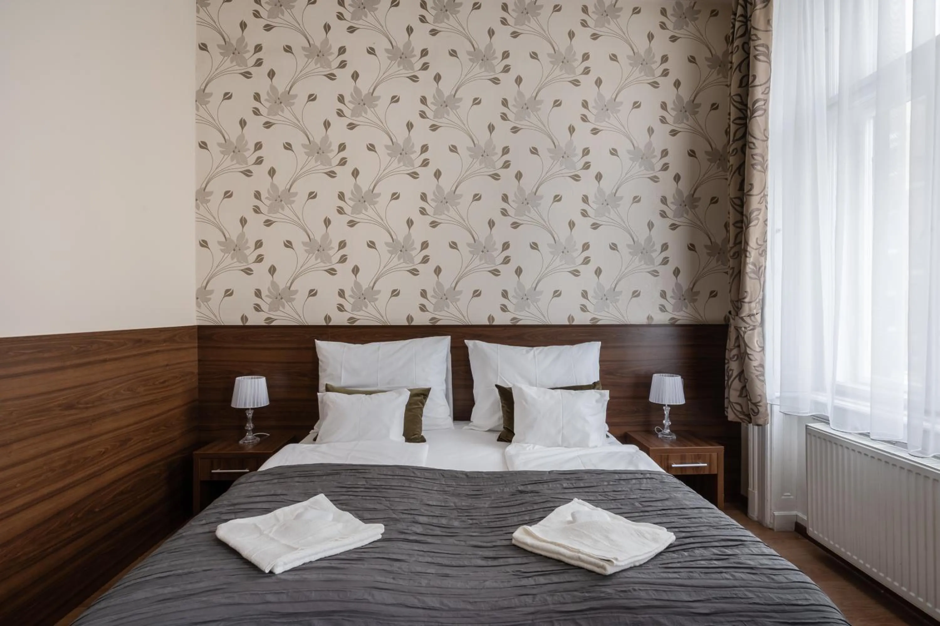 Bed in Elit Boutique Rooms- Best Location by BQA