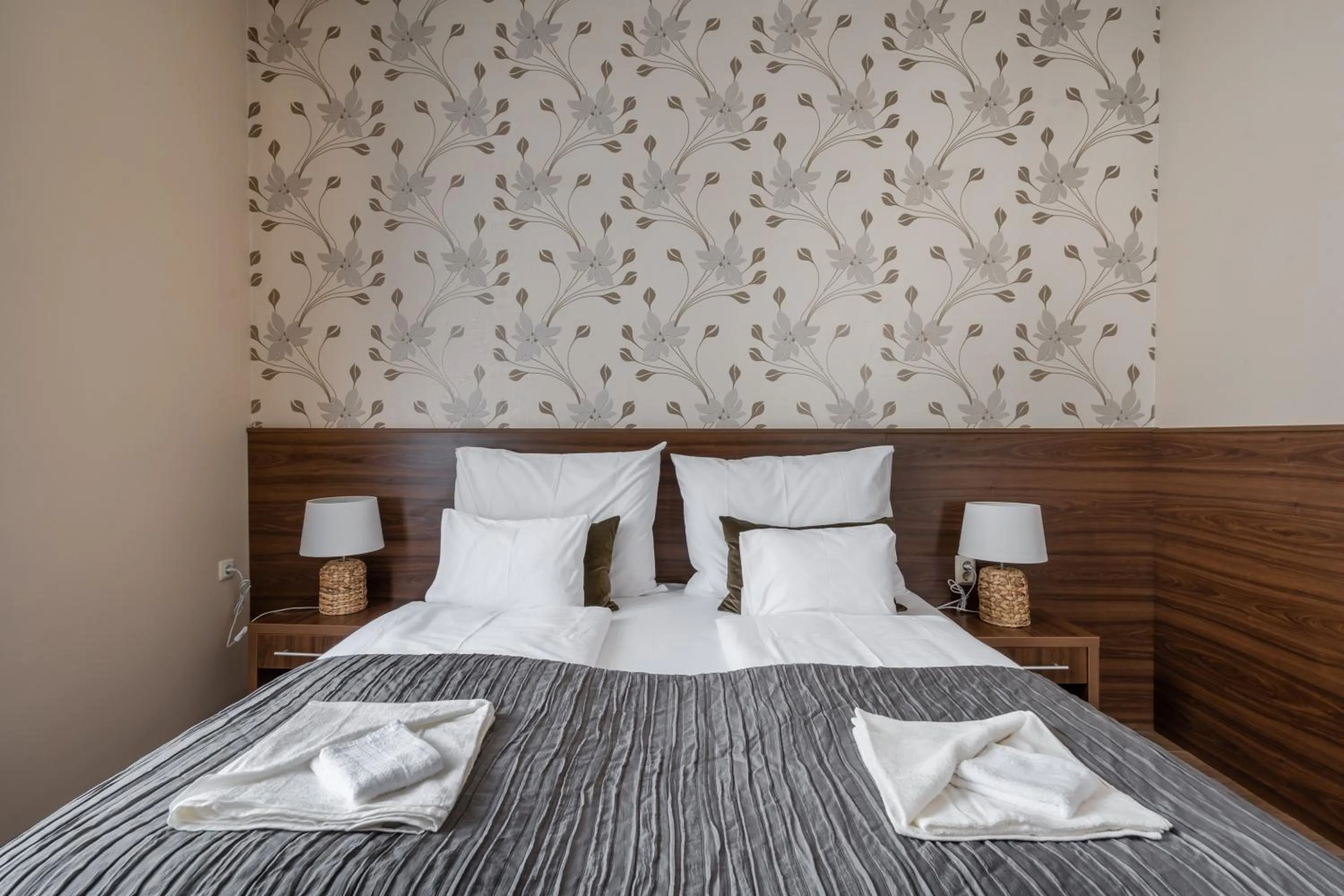 Bed in Elit Boutique Rooms- Best Location by BQA