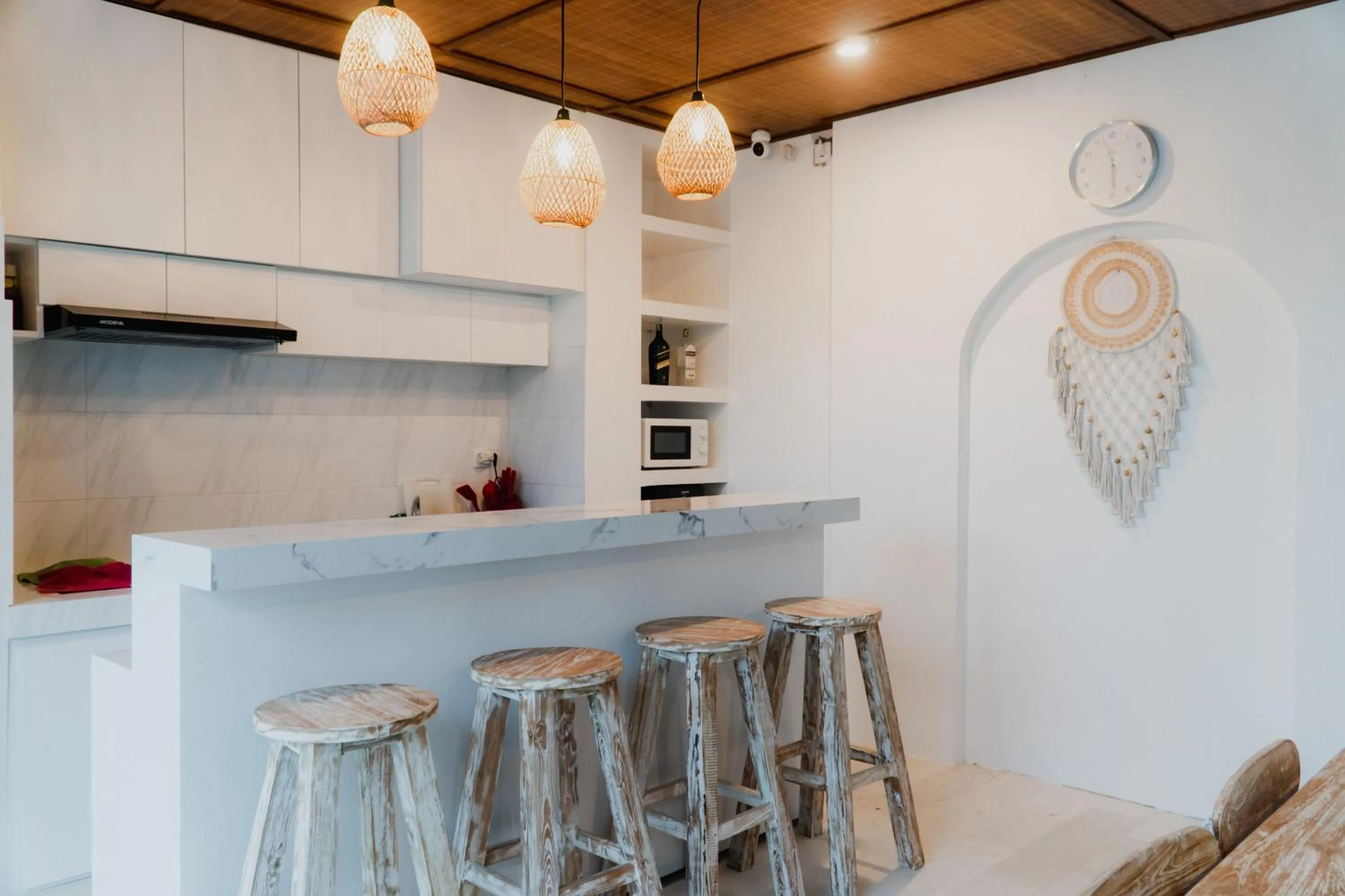 Communal kitchen in Sanjula Uluwatu