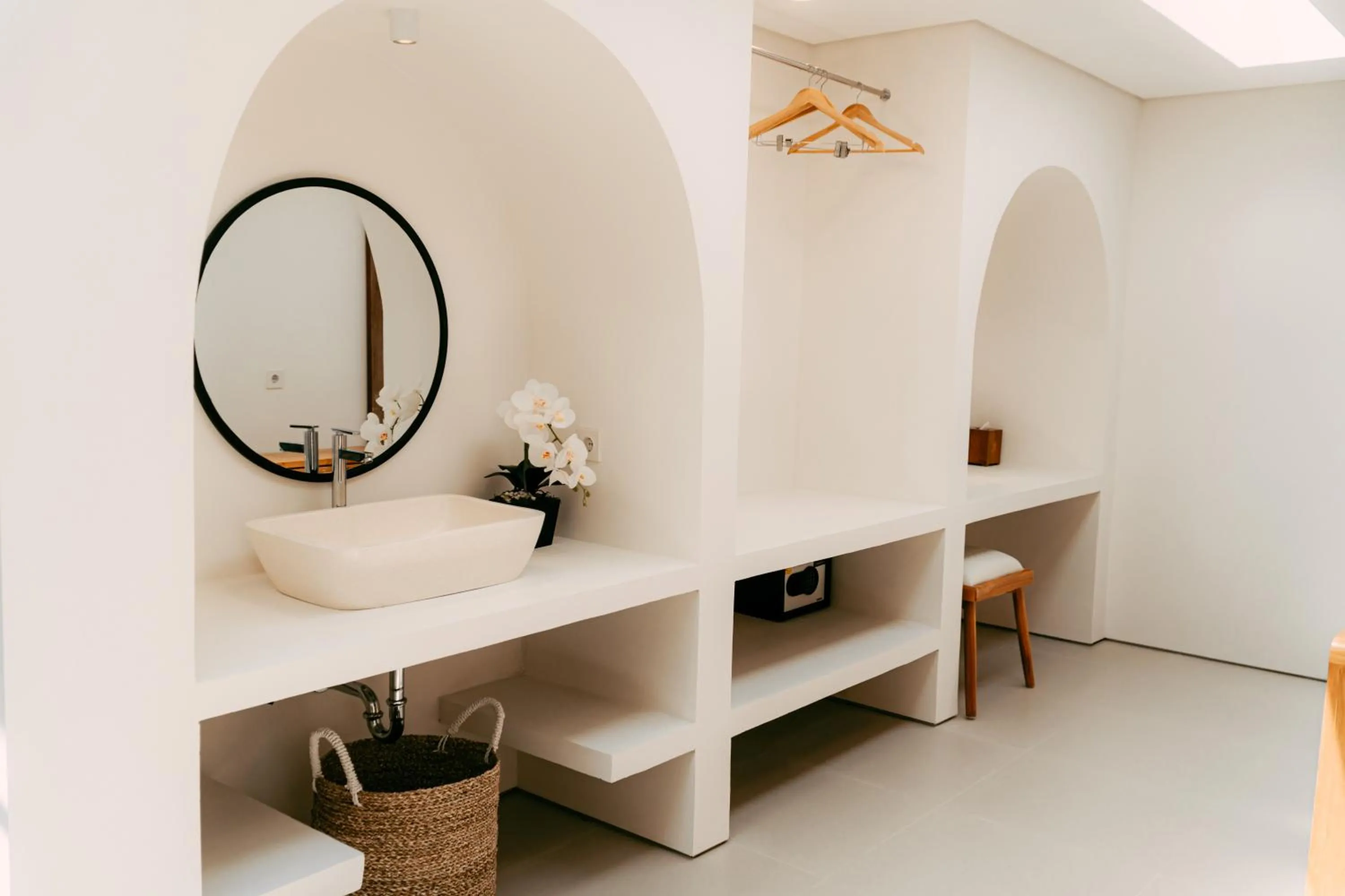 wardrobe in Sanjula Uluwatu