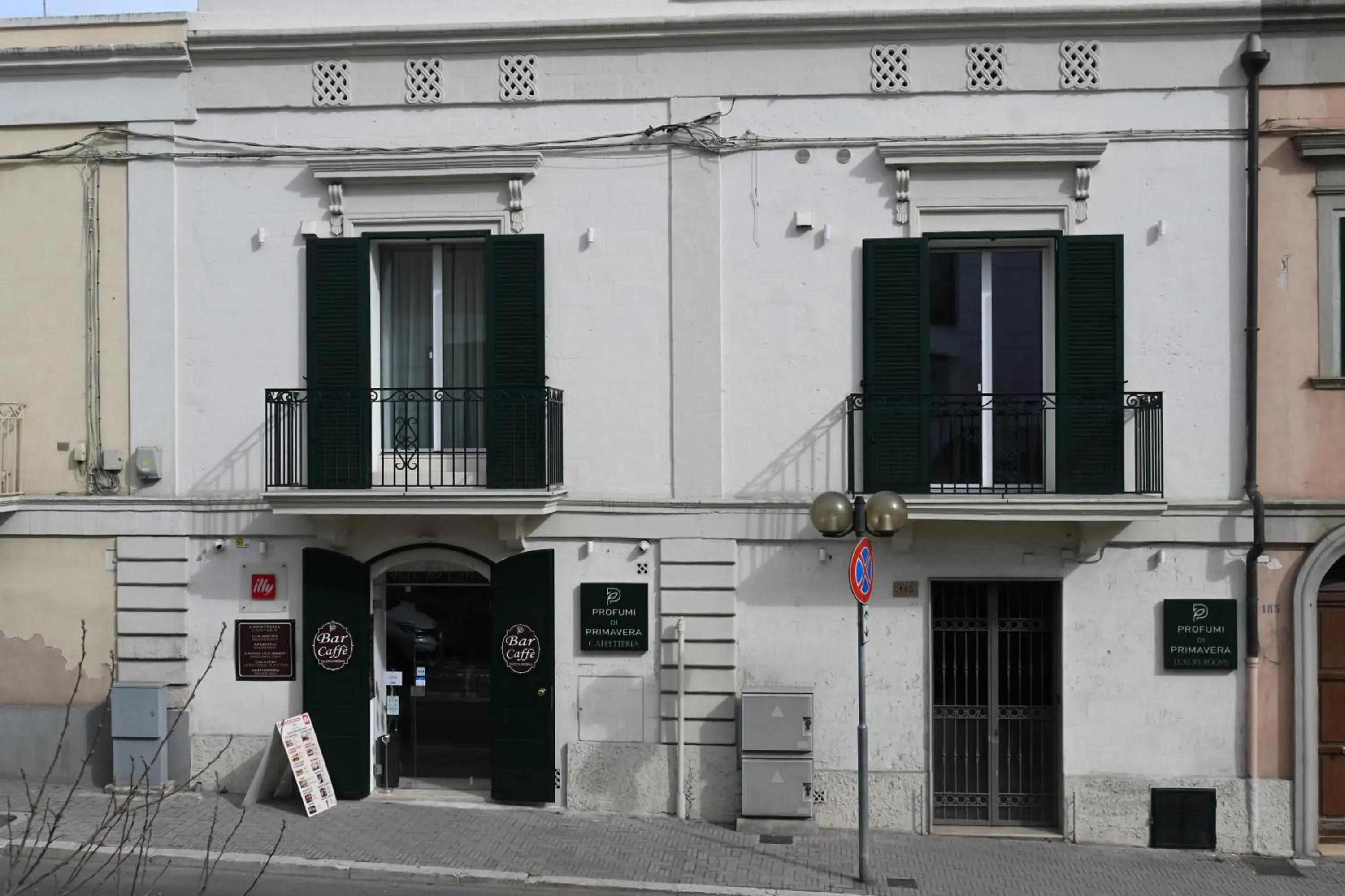 Property building in Profumi di Primavera Luxury Rooms & Suite Property building in Profumi di Primavera Luxury Rooms & Suite