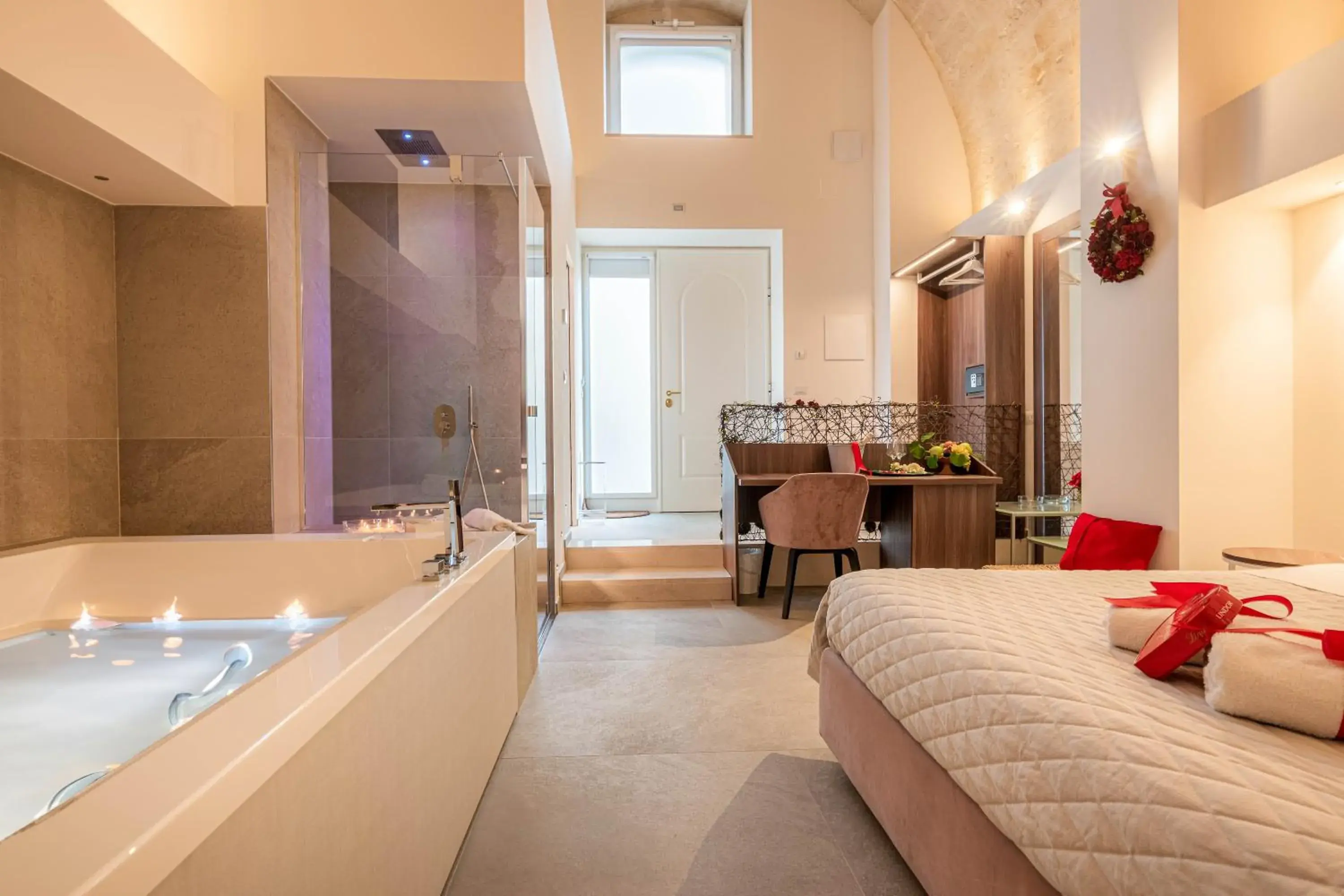Hot Tub, Bed in Profumi di Primavera Luxury Rooms & Suite Hot Tub, Bed in Profumi di Primavera Luxury Rooms & Suite
