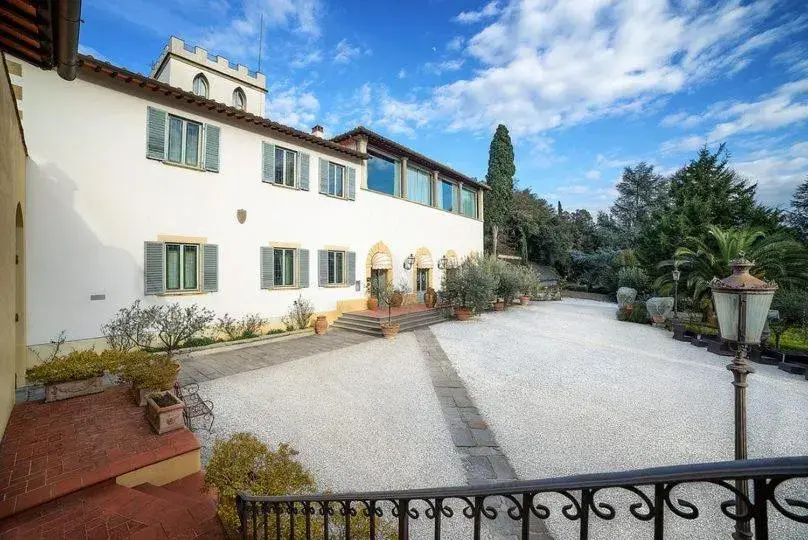Property building in Fantastic Garden - Firenze Nord Property building in Fantastic Garden - Firenze Nord