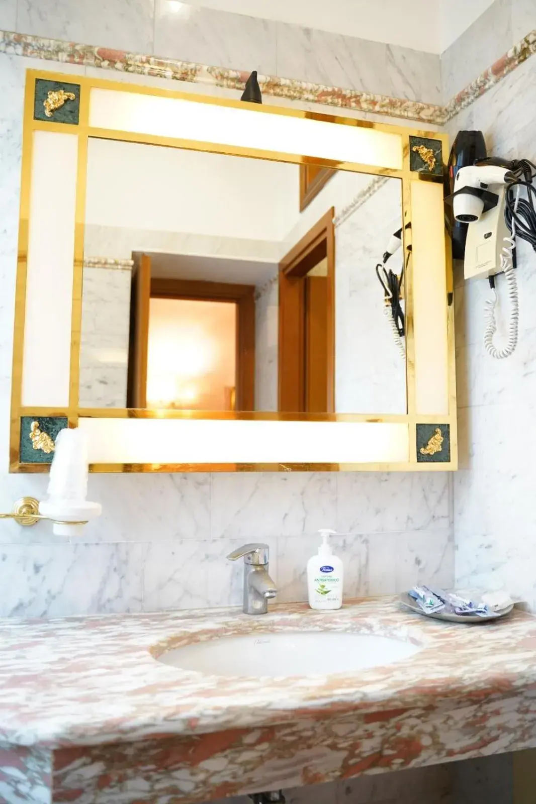 Bathroom in Fantastic Garden - Firenze Nord Bathroom in Fantastic Garden - Firenze Nord