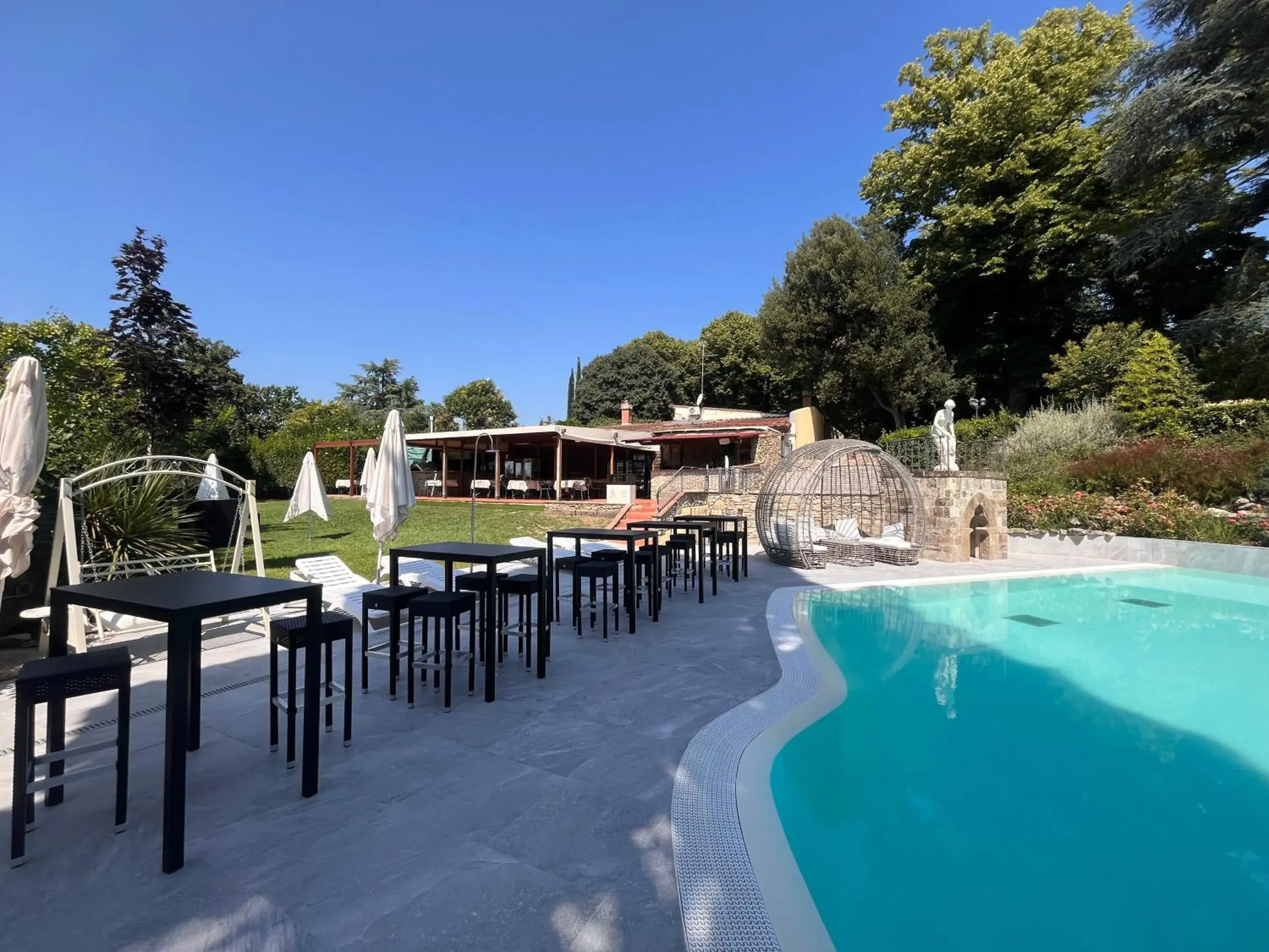 Swimming pool in Fantastic Garden - Firenze Nord Swimming pool in Fantastic Garden - Firenze Nord