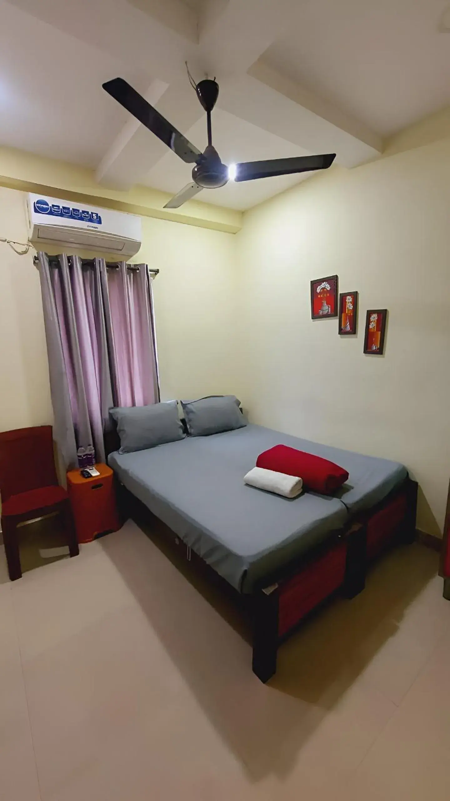 Standard Queen Room - single occupancy in Hotel Yellow Bells Standard Queen Room - single occupancy in Hotel Yellow Bells