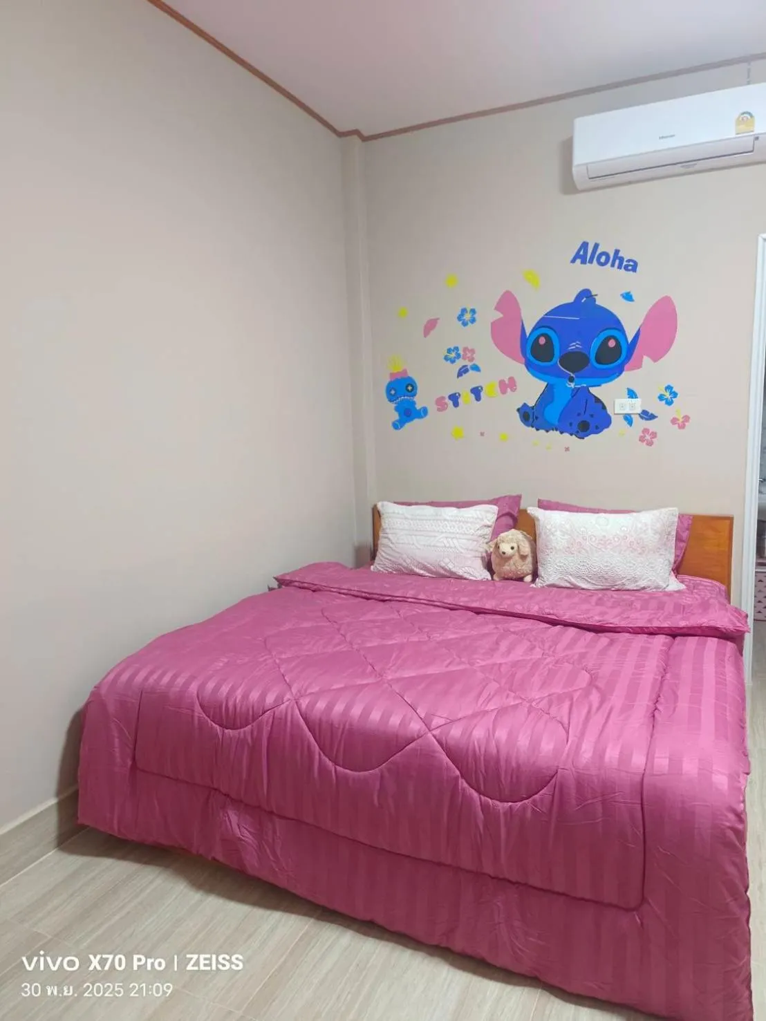 Bed in Da-Kanda Boutique