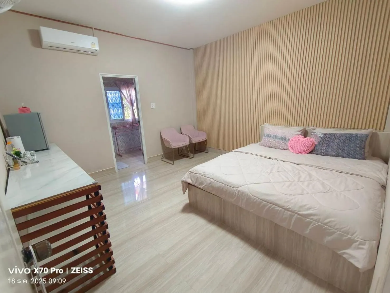 Bedroom, Bed in Da-Kanda Boutique