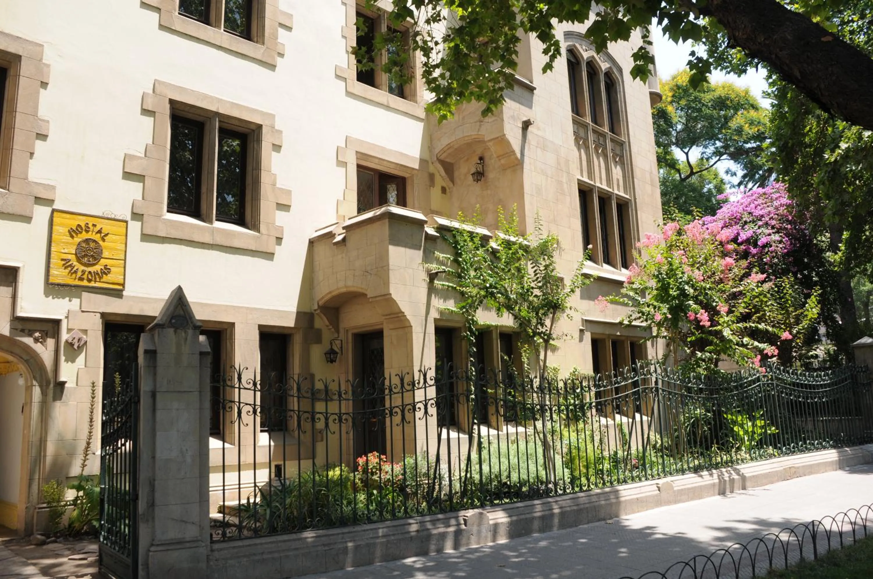 Facade/entrance in Hostal Rio Amazonas