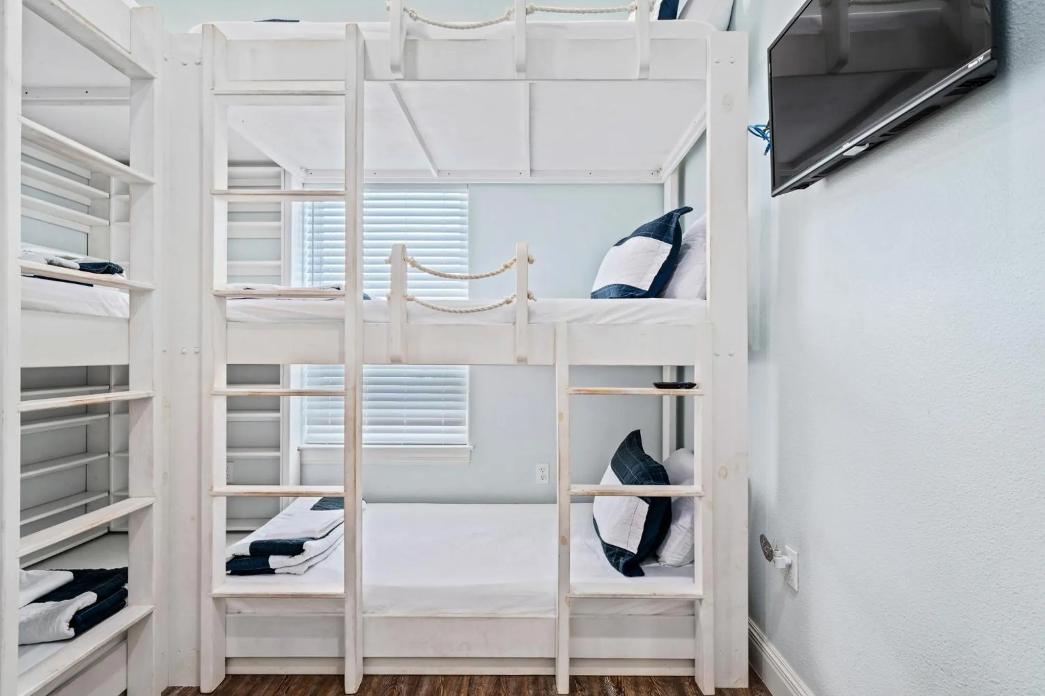 Property building, Bed in Barnacle House