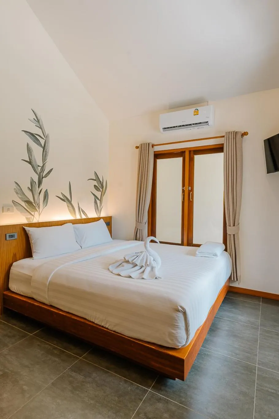 Bed in Diamond Beach Resort