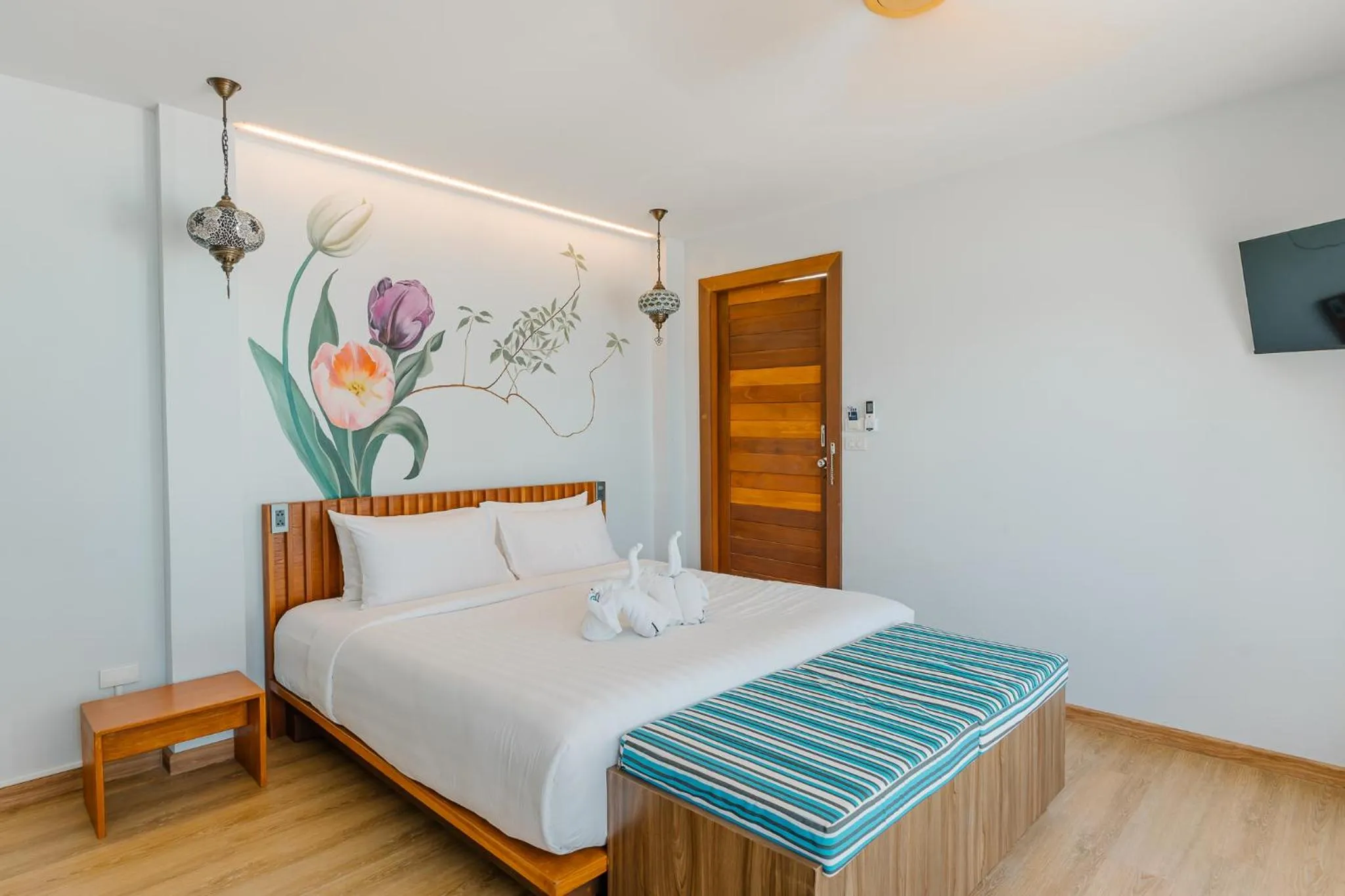 Bedroom, Bed in Diamond Beach Resort