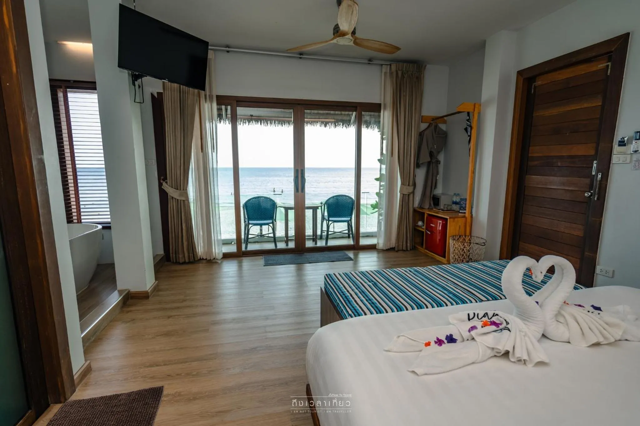 View (from property/room), Bed in Diamond Beach Resort